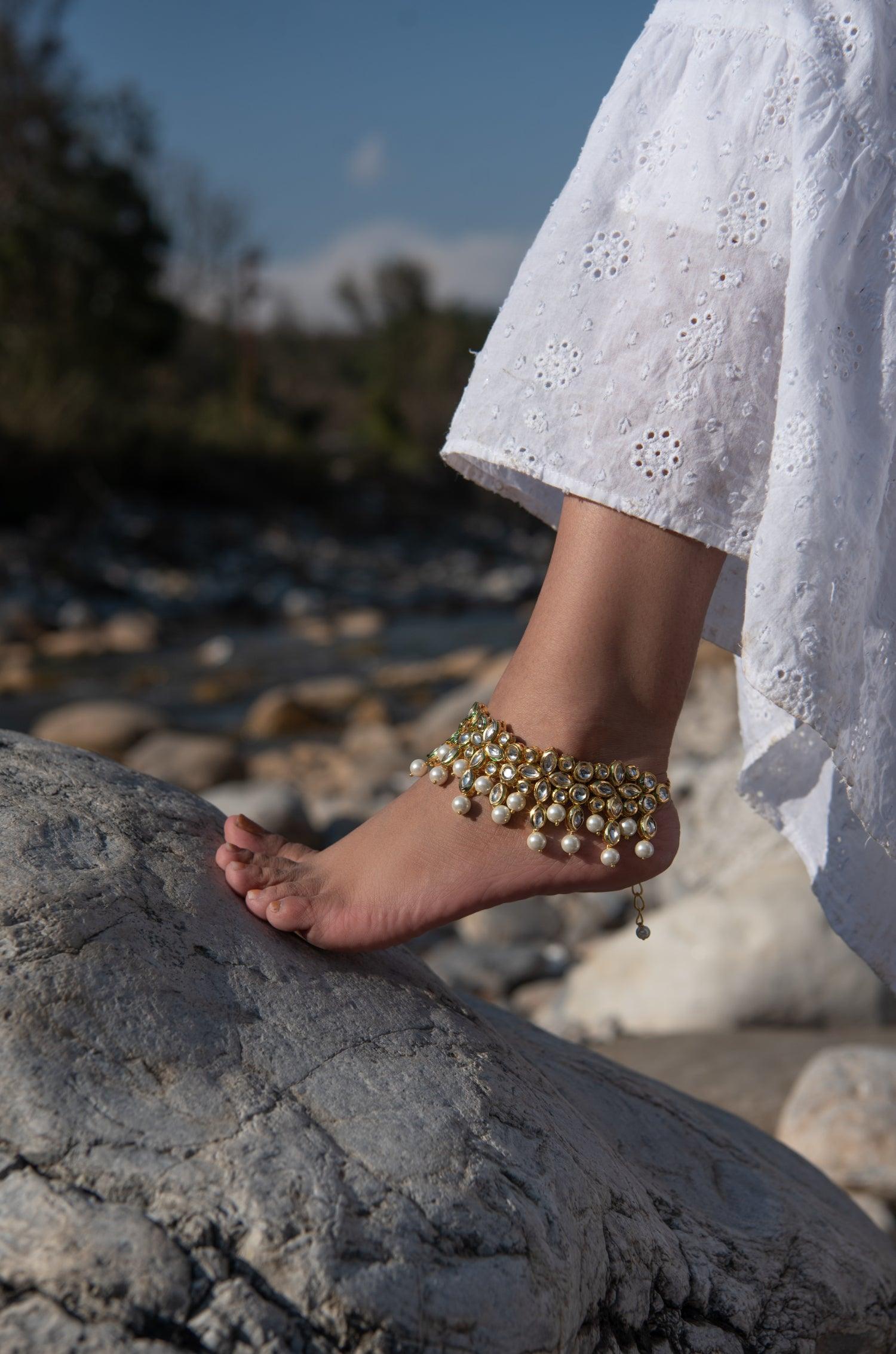 Kundan Pearl Anklets - Dyulokha