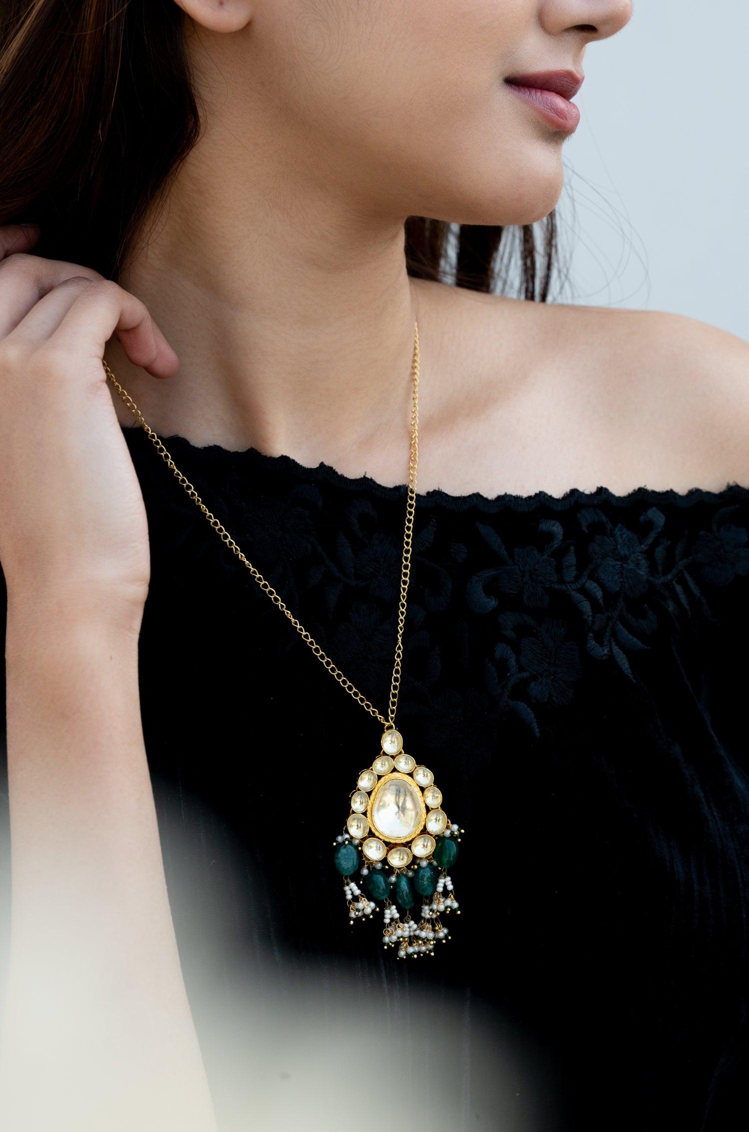 Kundan Pendant Necklace - Dyulokha