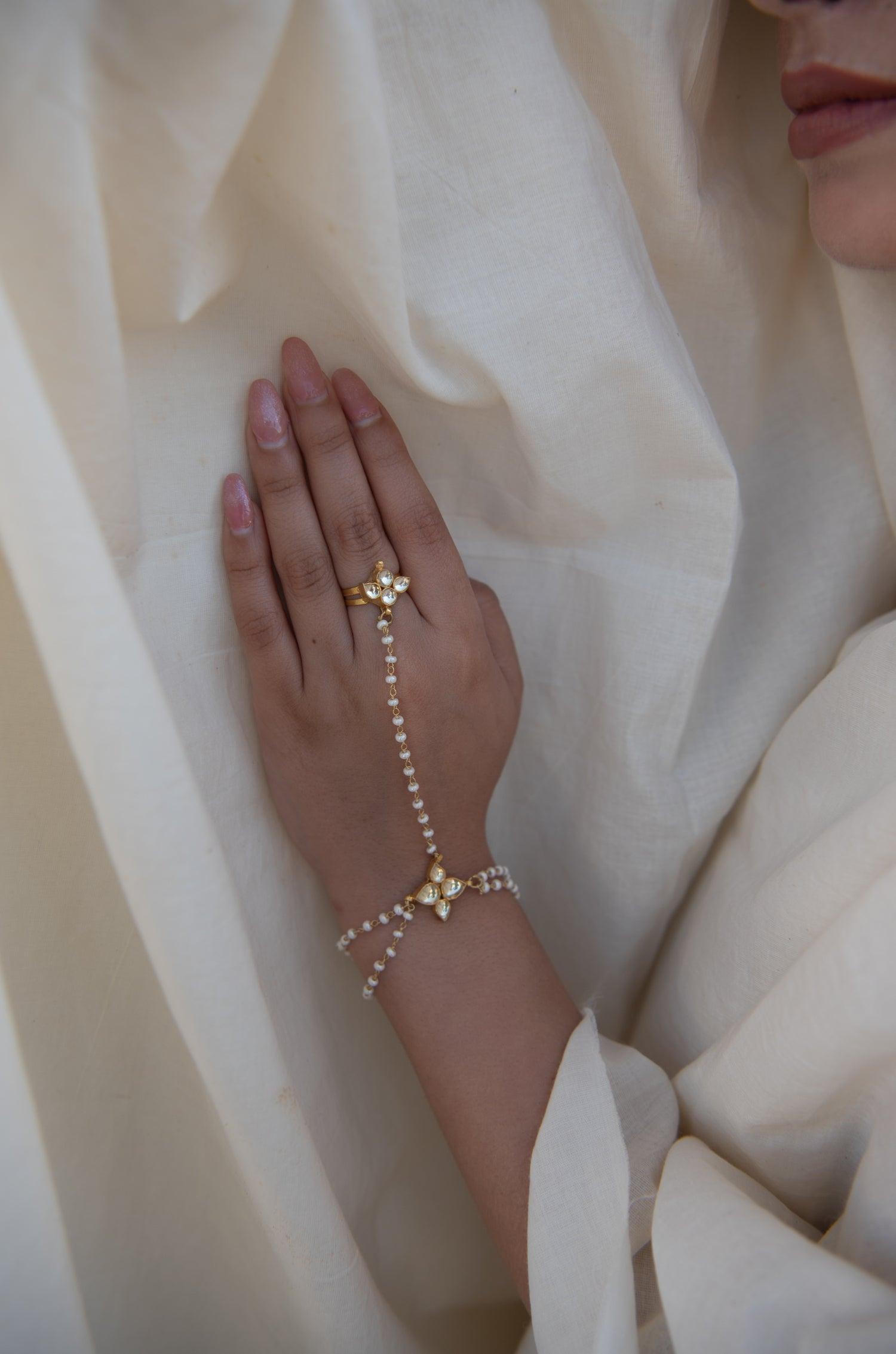 Kundan Motifs Hathphool - Dyulokha