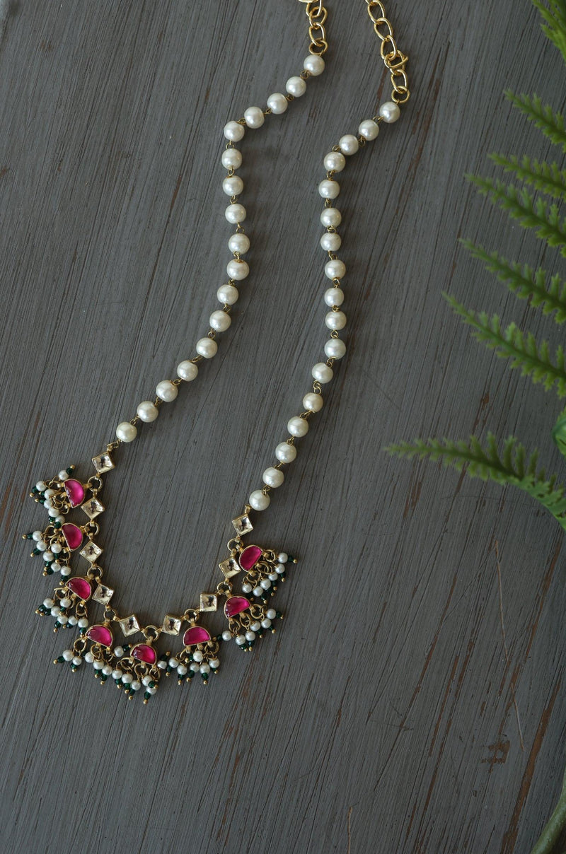Lustrous Pearl Necklace - Dyulokha