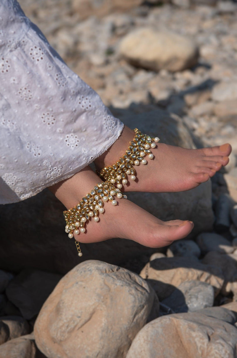 Kundan Pearl Anklets - Dyulokha