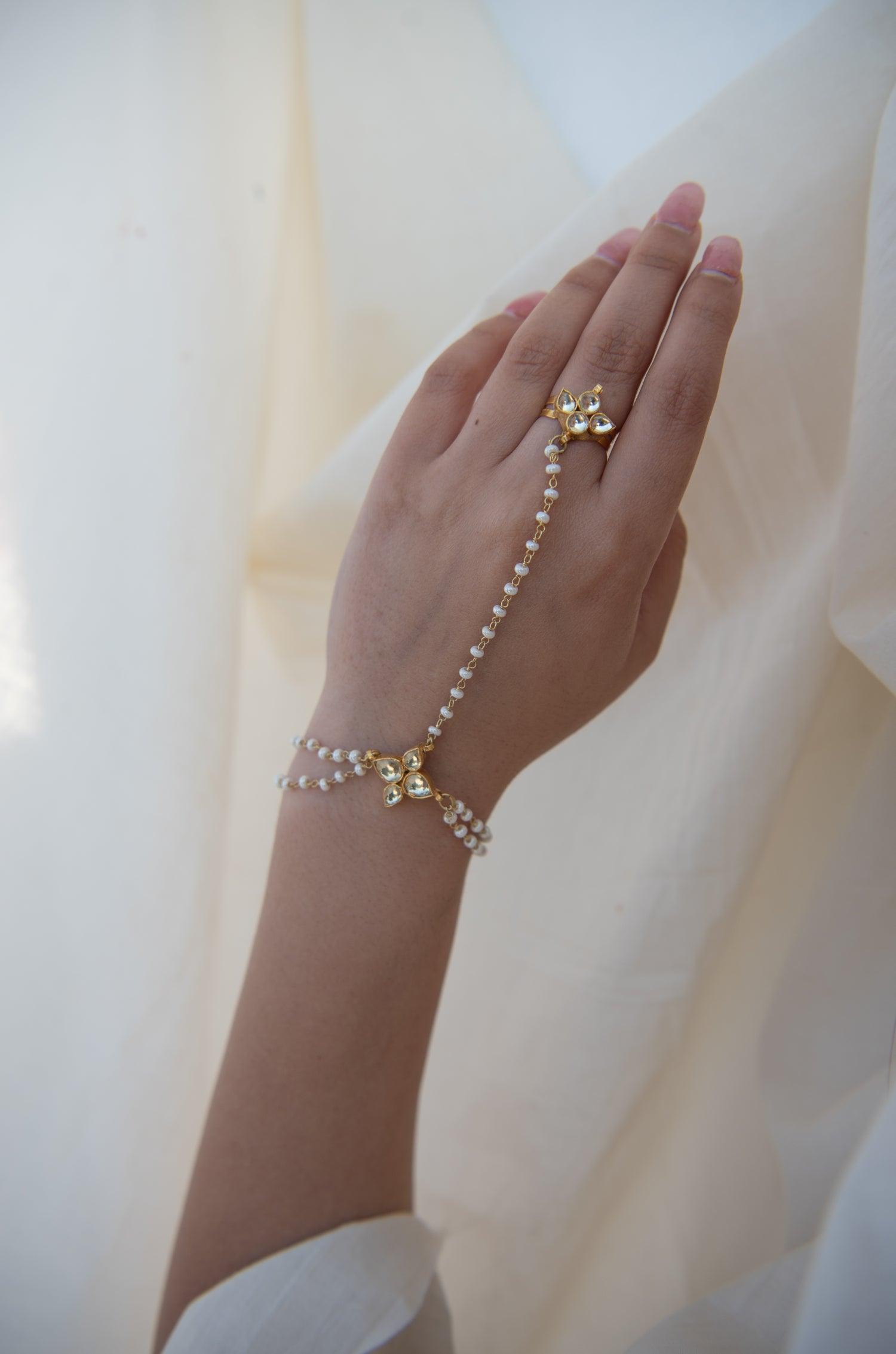 Kundan Motifs Hathphool - Dyulokha