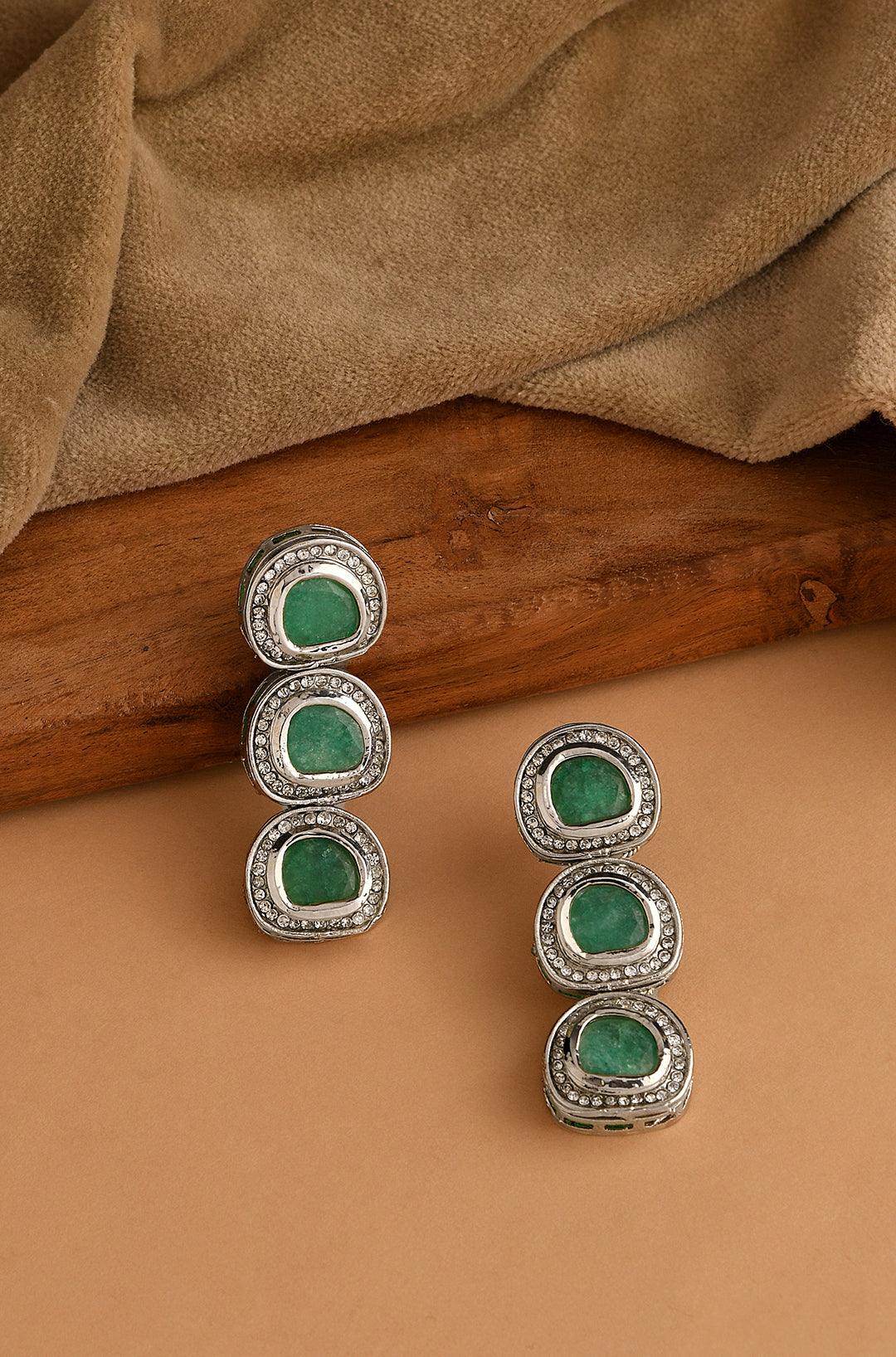 Emerald Kundan Earrings - Dyulokha
