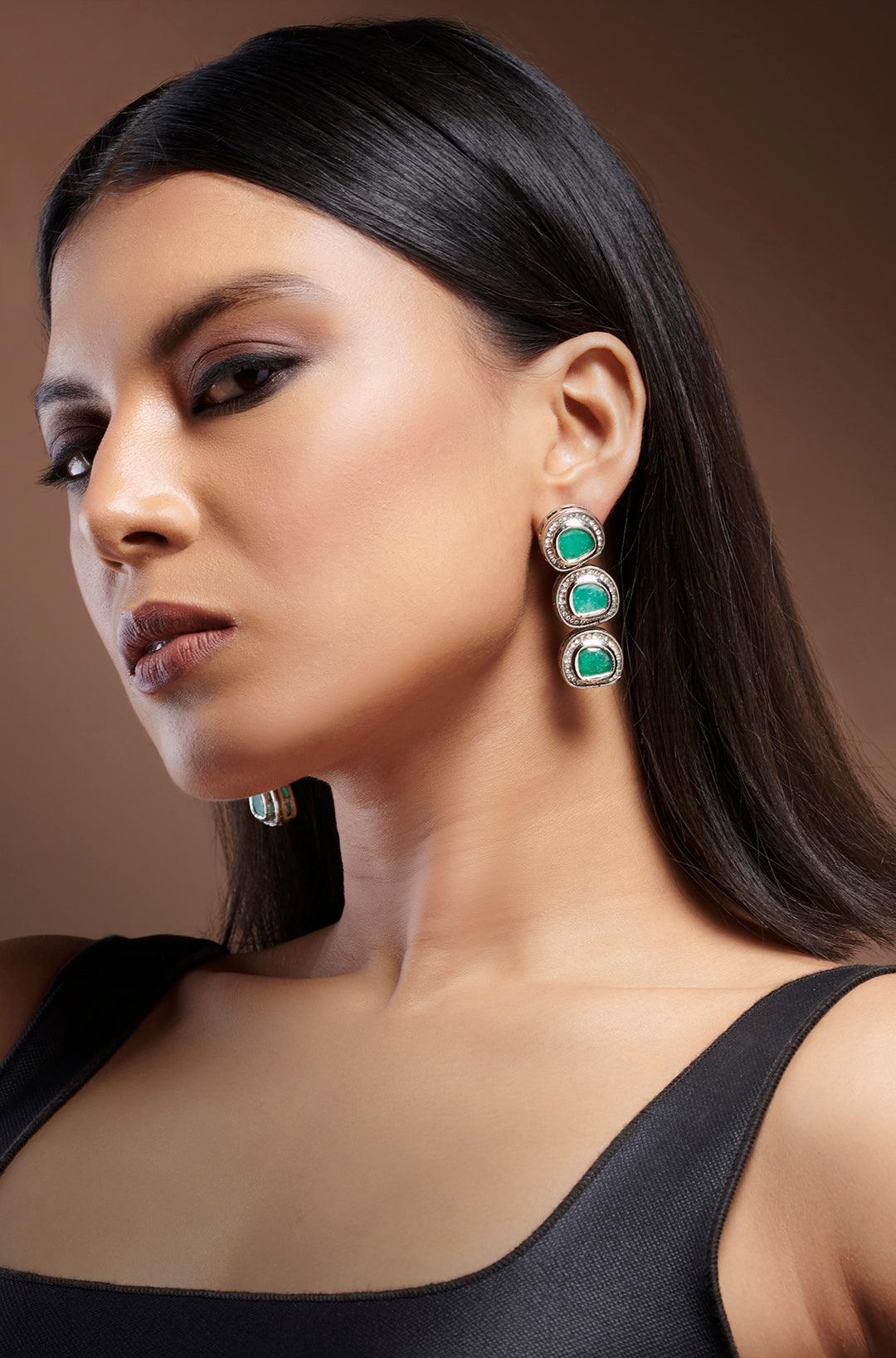 Emerald Kundan Earrings - Dyulokha