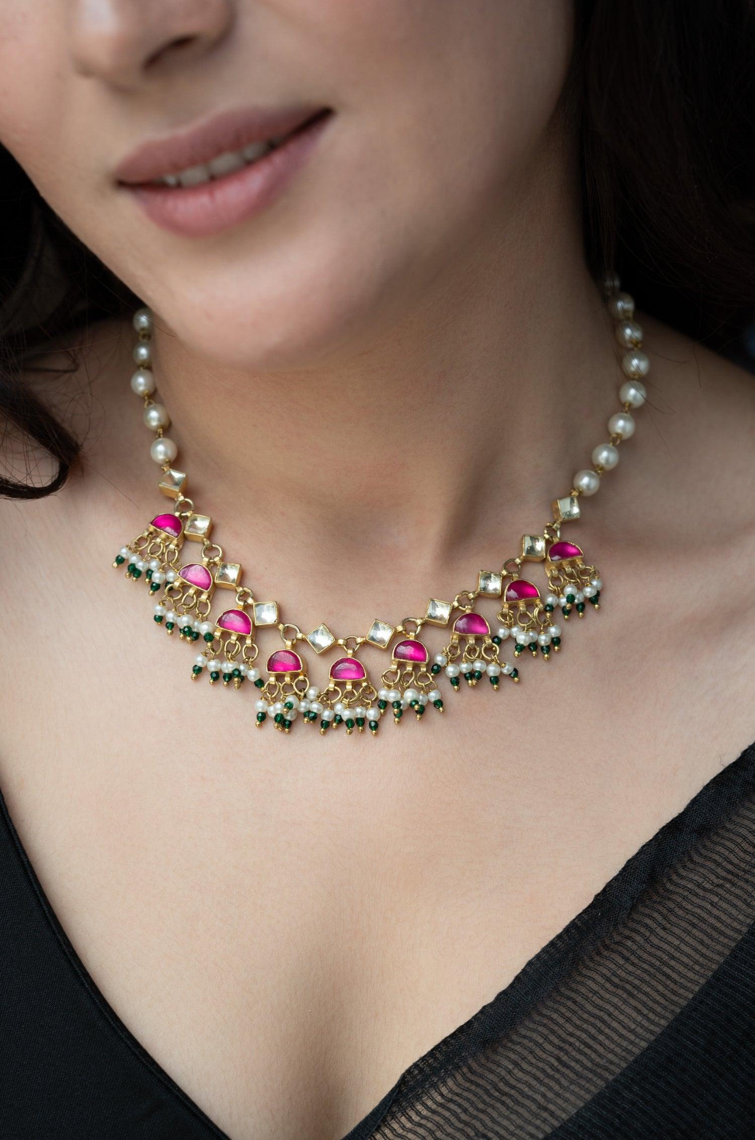 Lustrous Pearl Necklace - Dyulokha