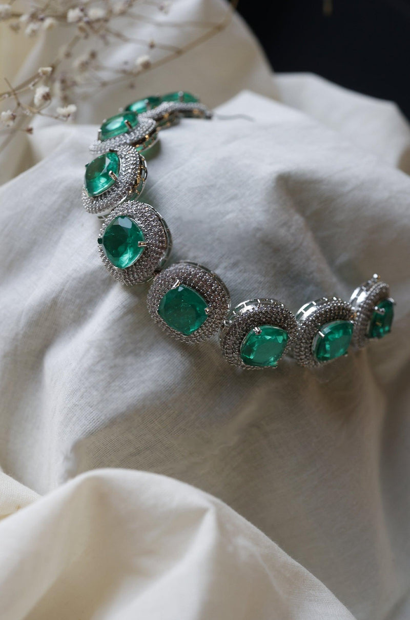 Emerald Green Glam Bracelet - Dyulokha