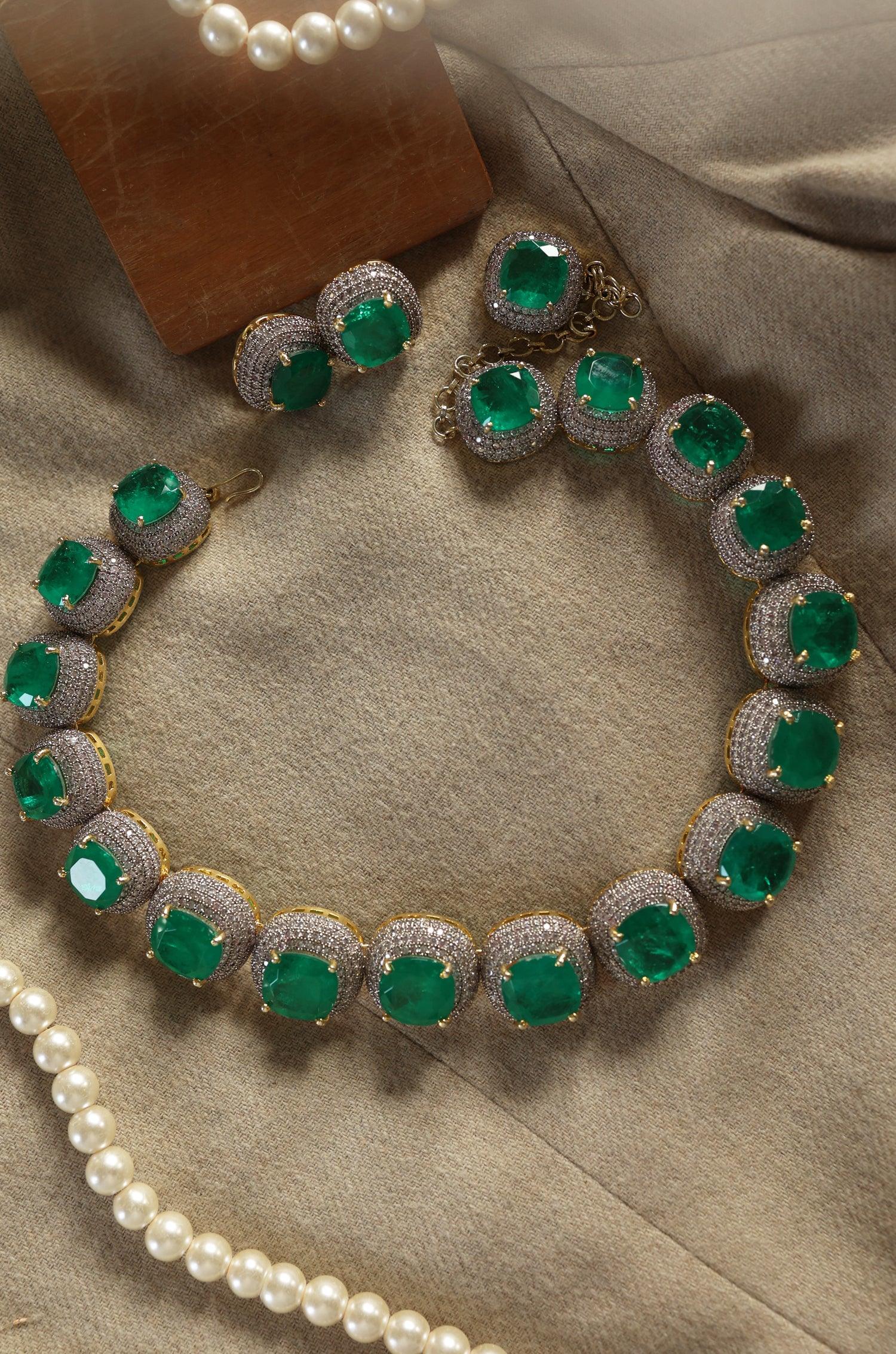 Emerald Enchantment Necklace Set - Dyulokha