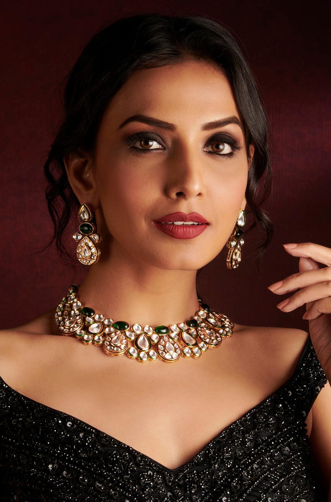 Emerald Elegance Kundan Set - Dyulokha