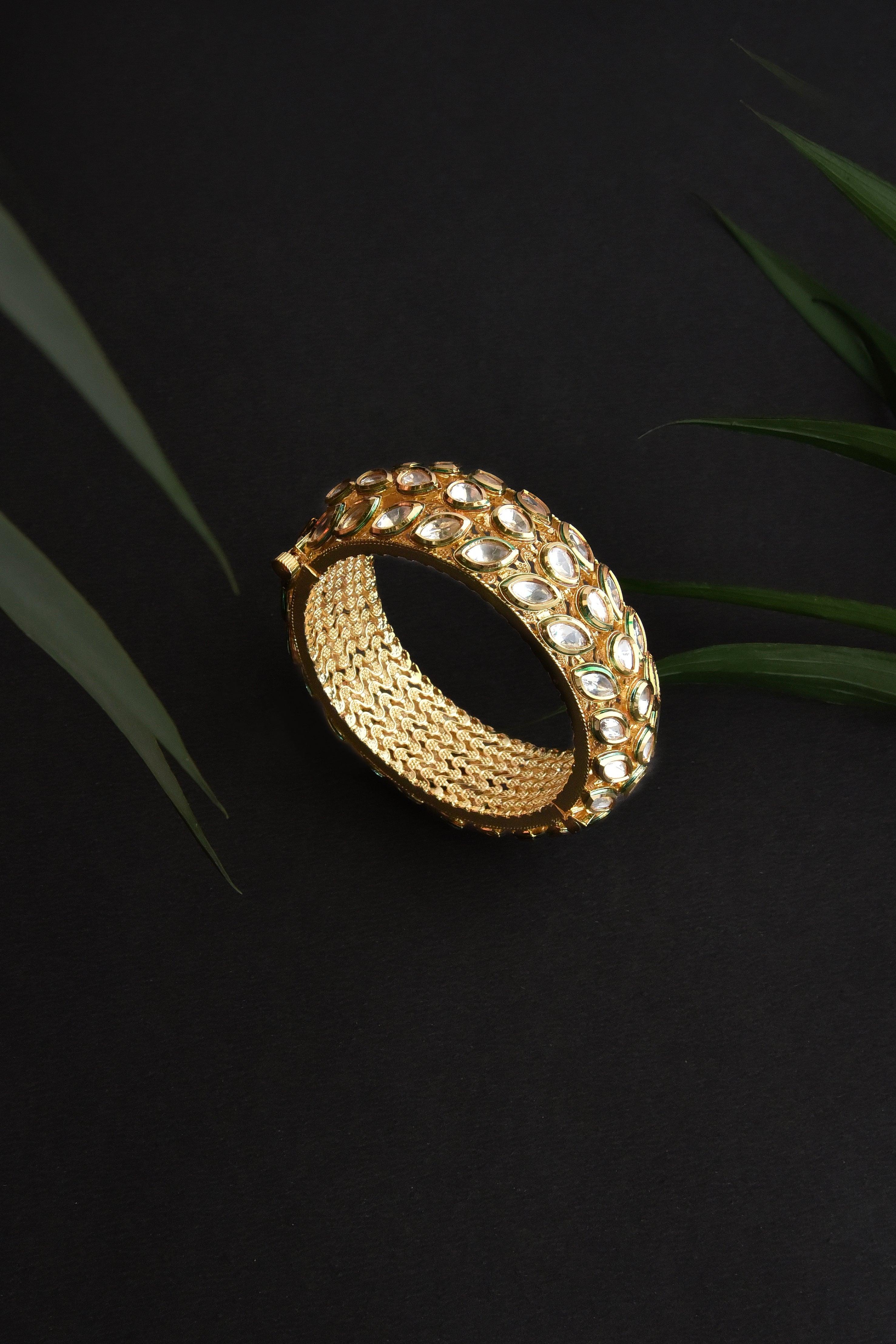 Golden Aura Kundan Kada - Dyulokha