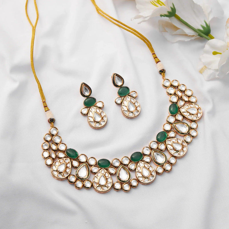 Emerald Elegance Kundan Set - Dyulokha