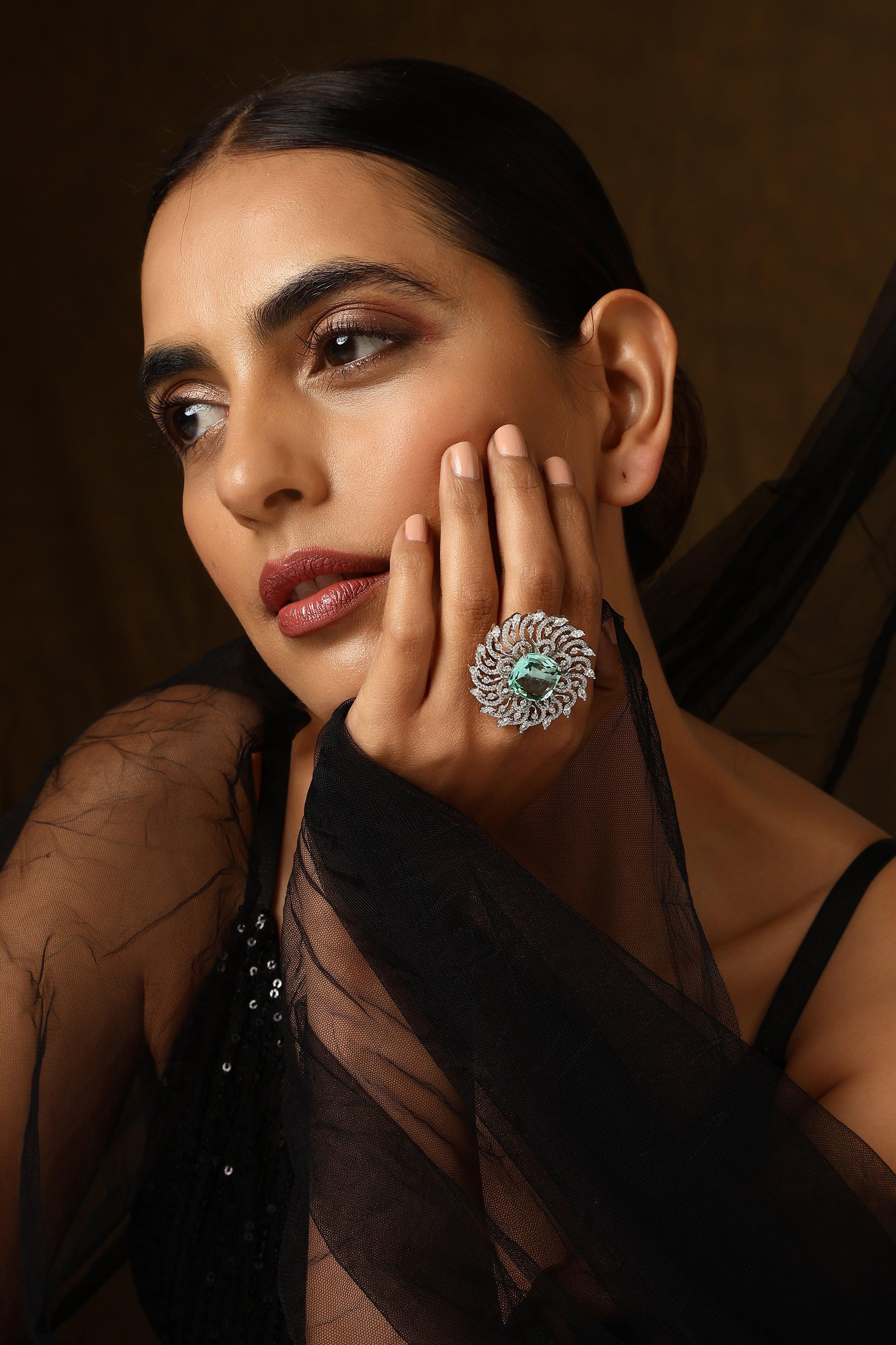 Emerald Enchantment Zirconia Ring - Dyulokha