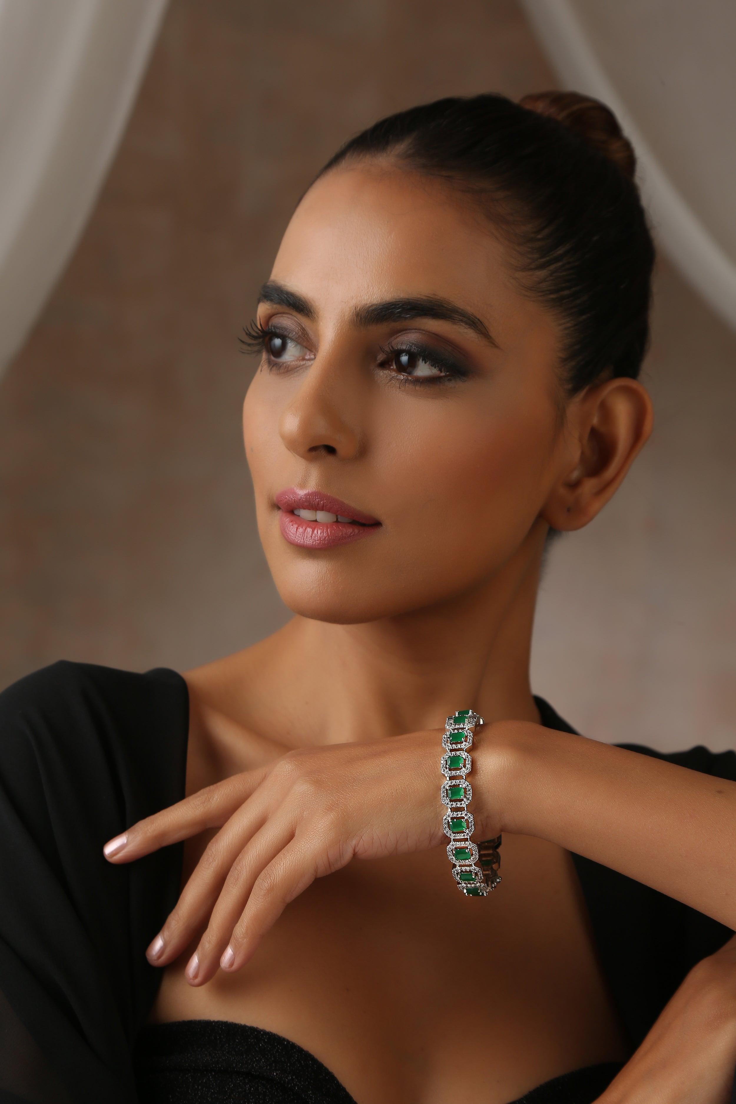 Emerald Sparkle Zirconia Kada - Dyulokha