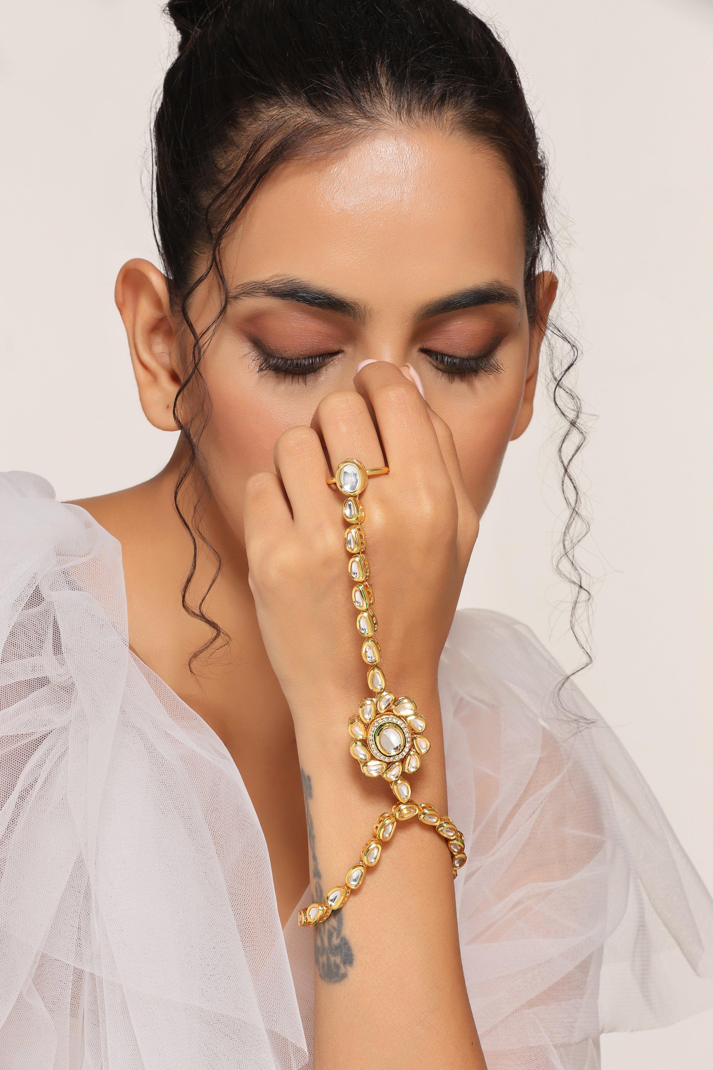 Gilded Grace Kundan Hathphool - Dyulokha