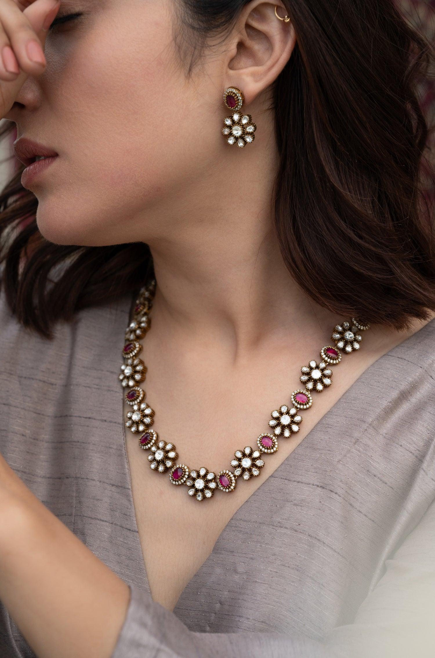 Crimson Victorian Splendor Set - Dyulokha