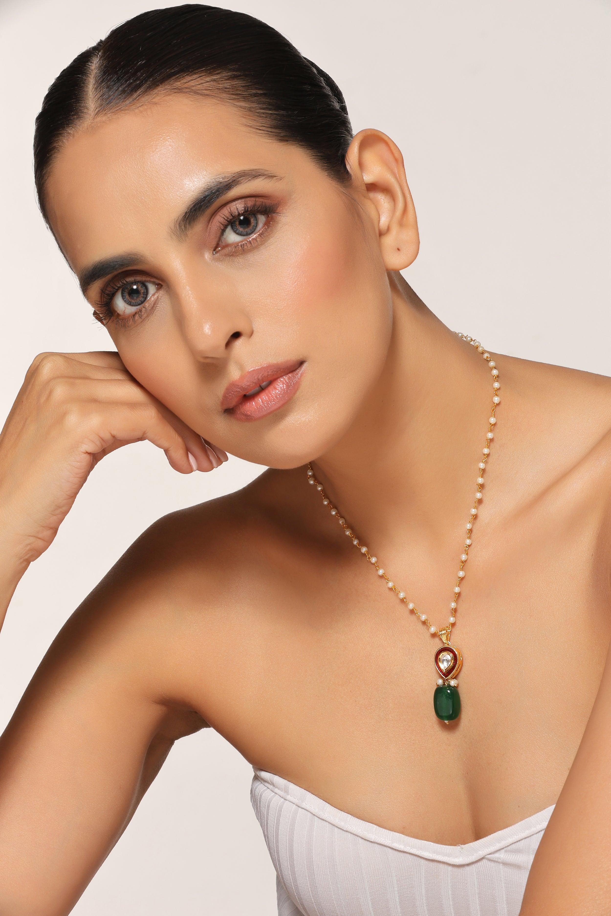 Verdant Elegance Kundan Pendant Necklace - Dyulokha