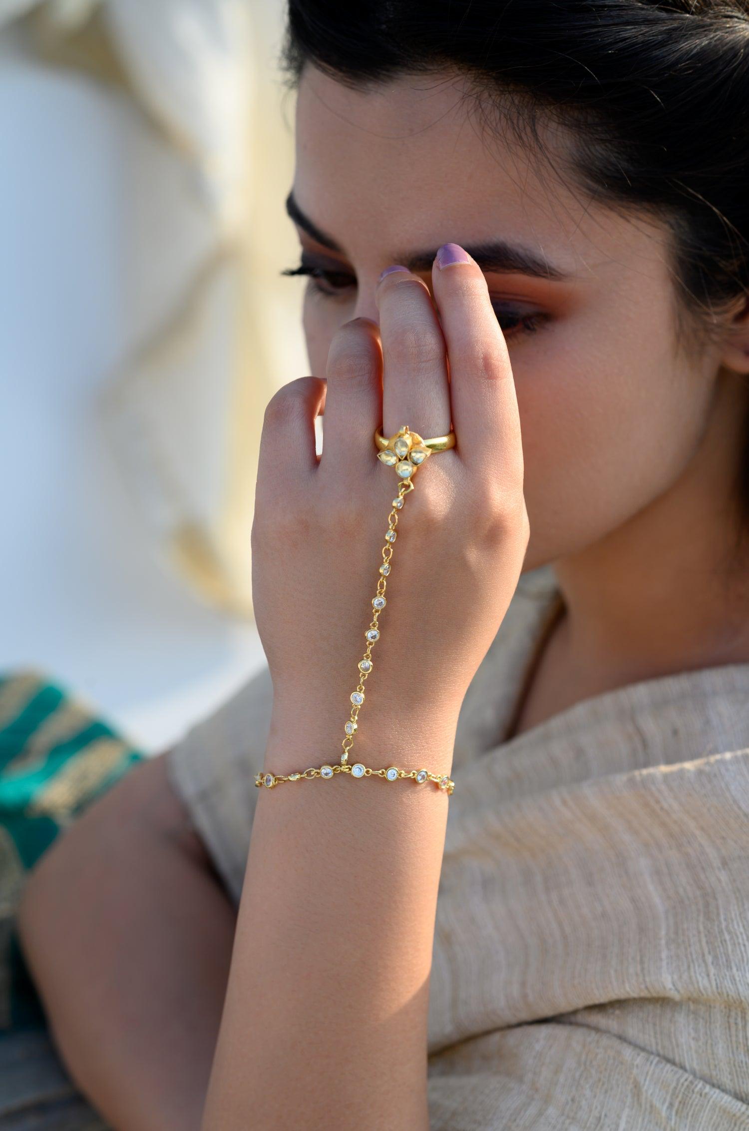 Kundan Hathphool - Dyulokha
