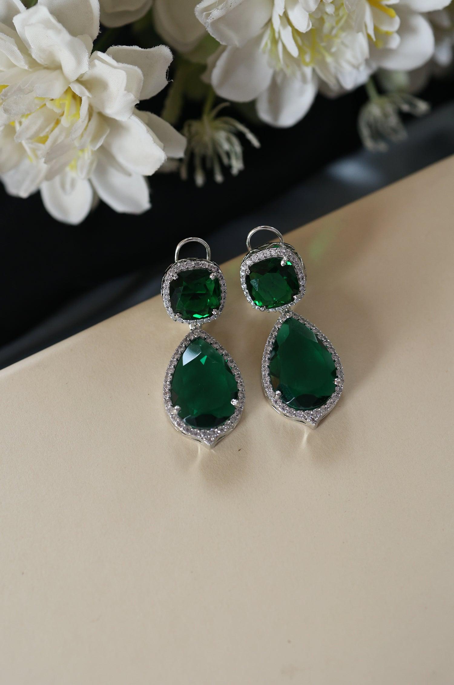 Emerald Sparkle Earrings - Dyulokha
