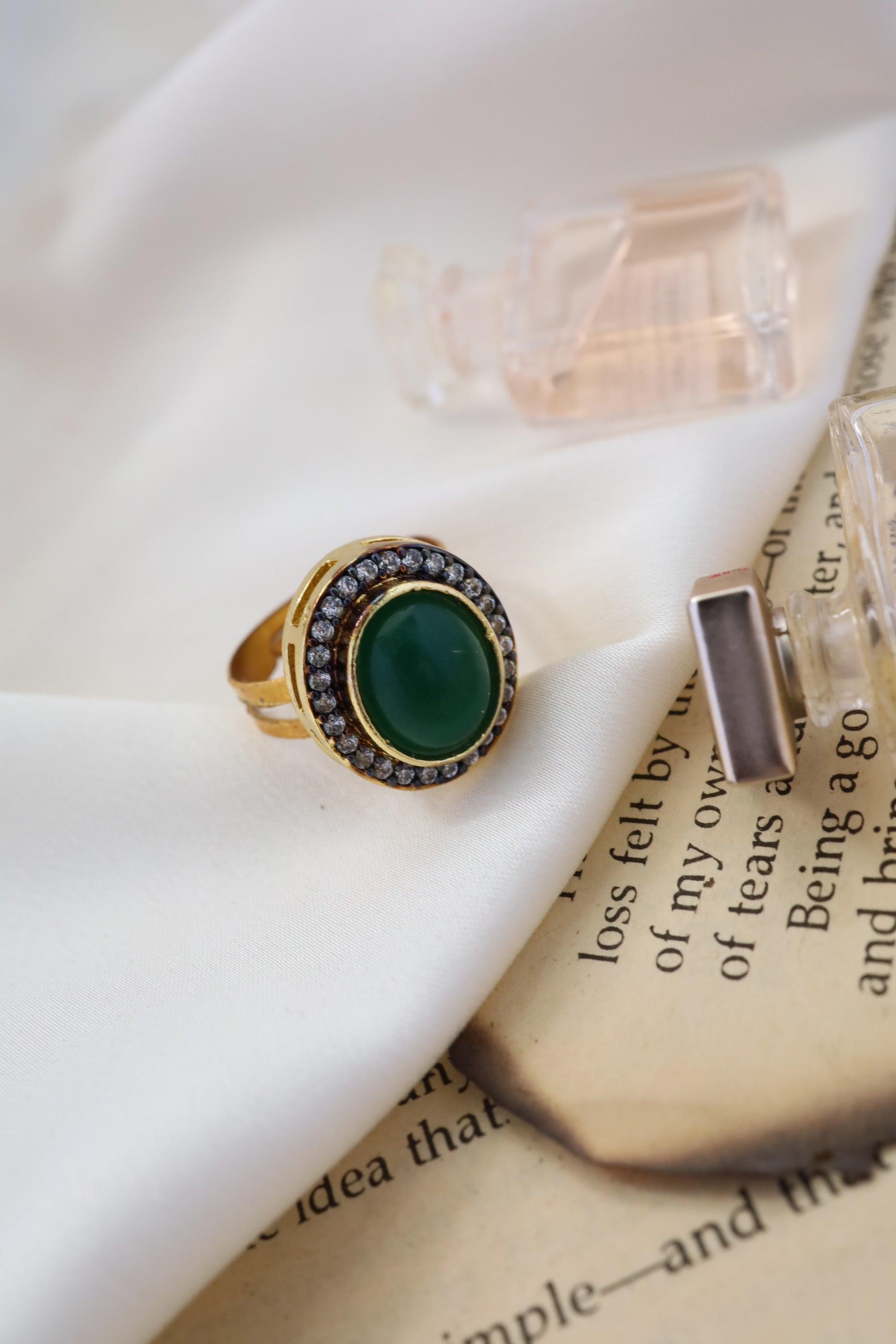 Green Gem Radiance Ring - Dyulokha