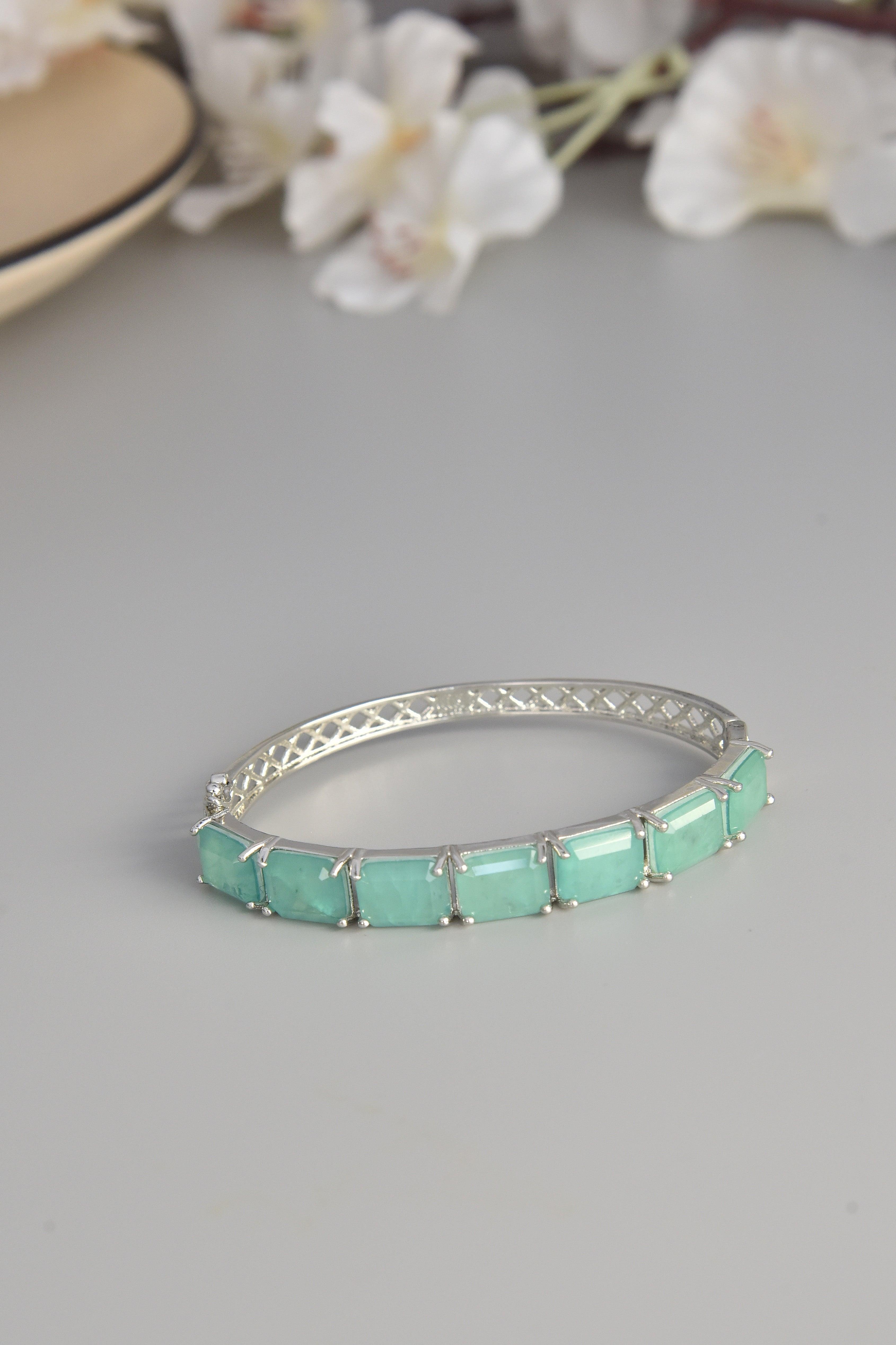 Emerald Whisper Bracelet - Dyulokha