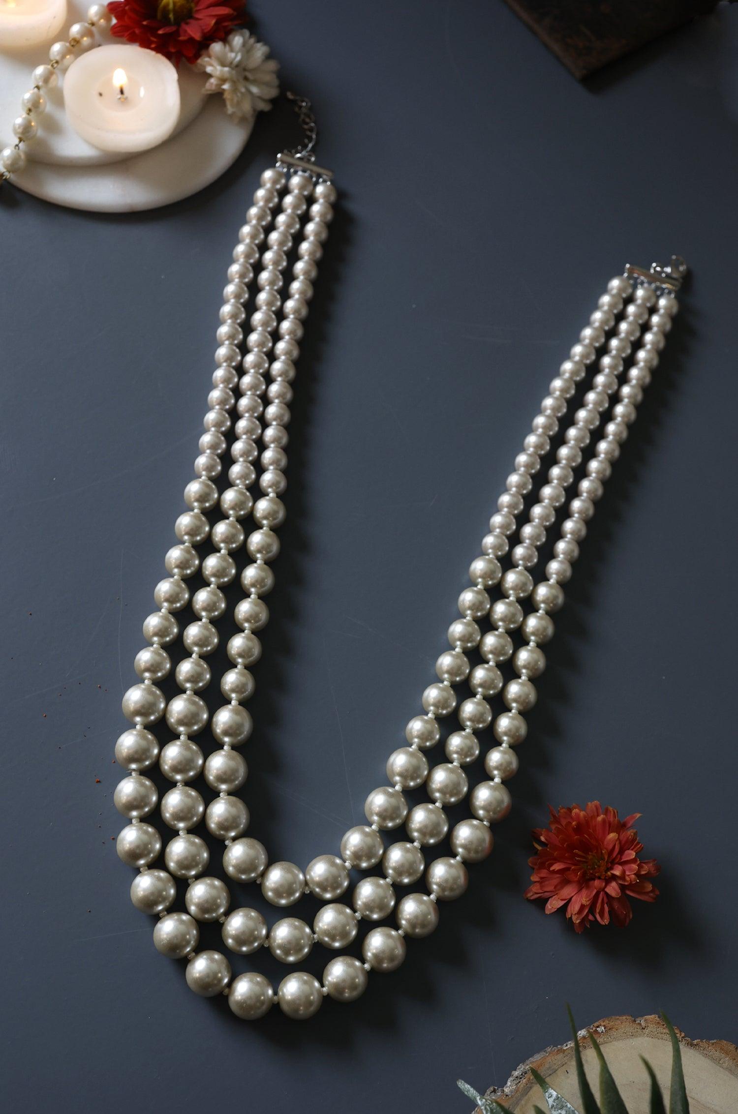 Off-White Pearl Cascade Necklace - Dyulokha