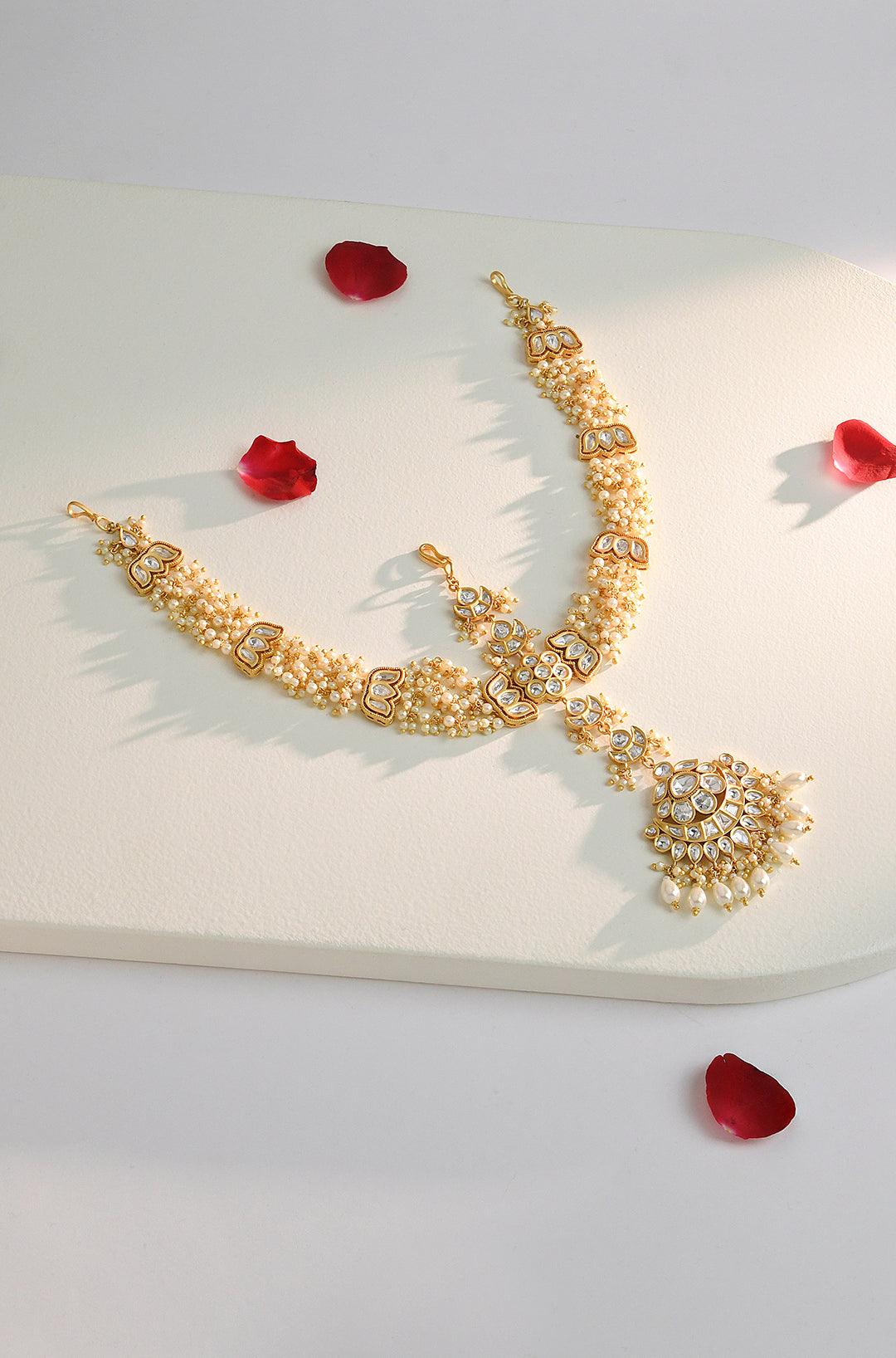 Opulent Kundan Matha Patti - Dyulokha