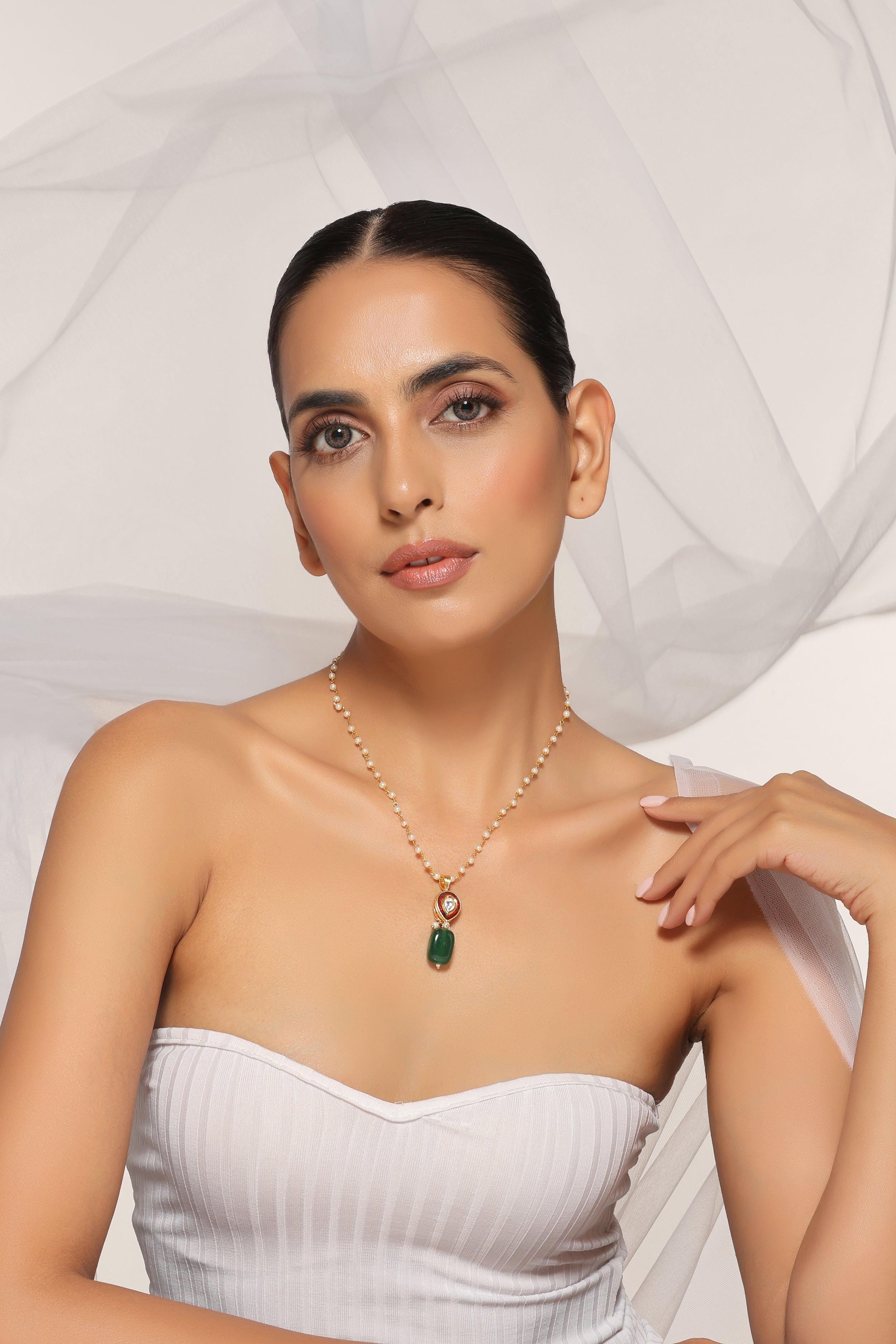 Verdant Elegance Kundan Pendant Necklace - Dyulokha