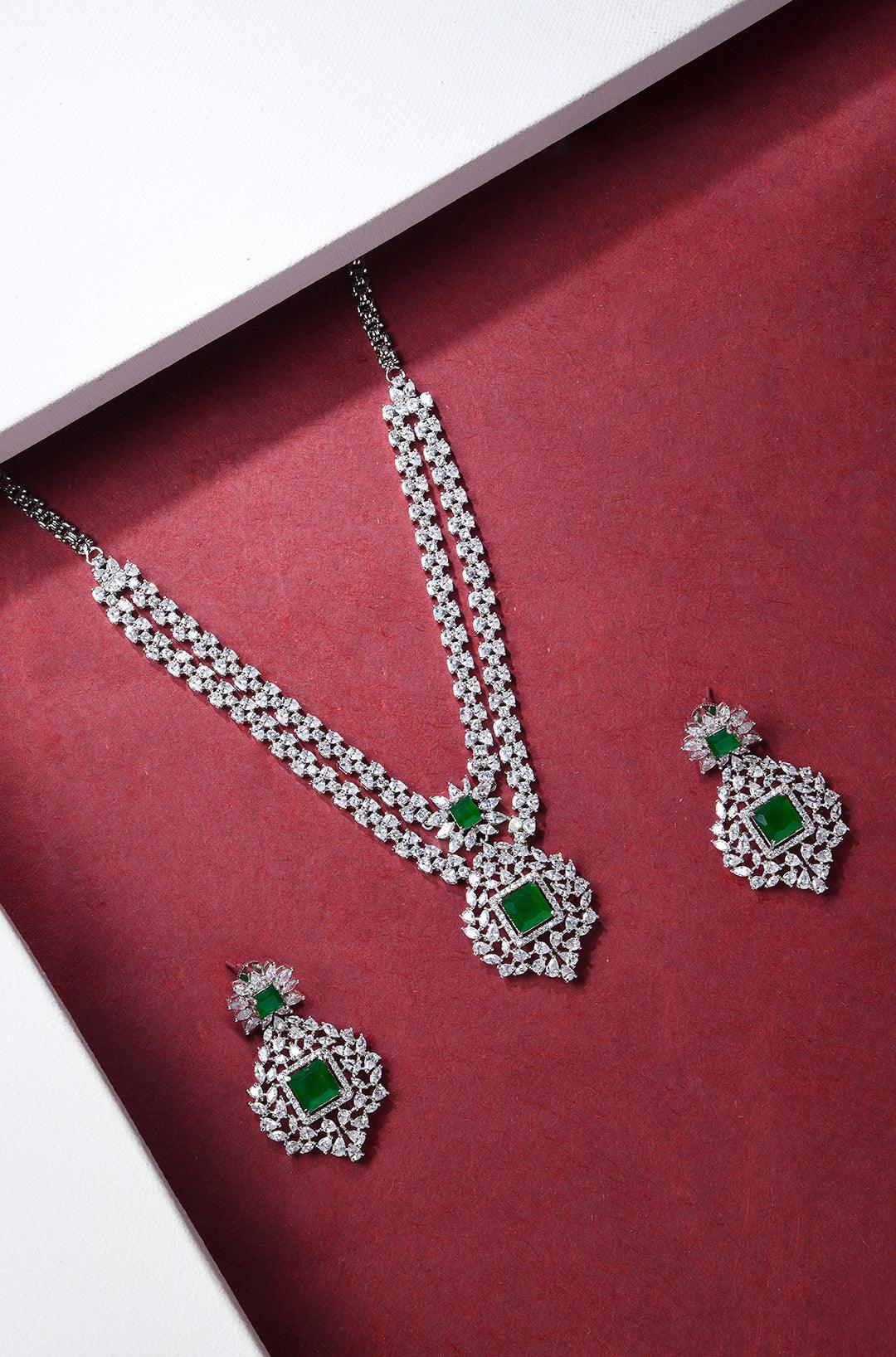 Emerald Brilliance Diamond Necklace Set - Dyulokha