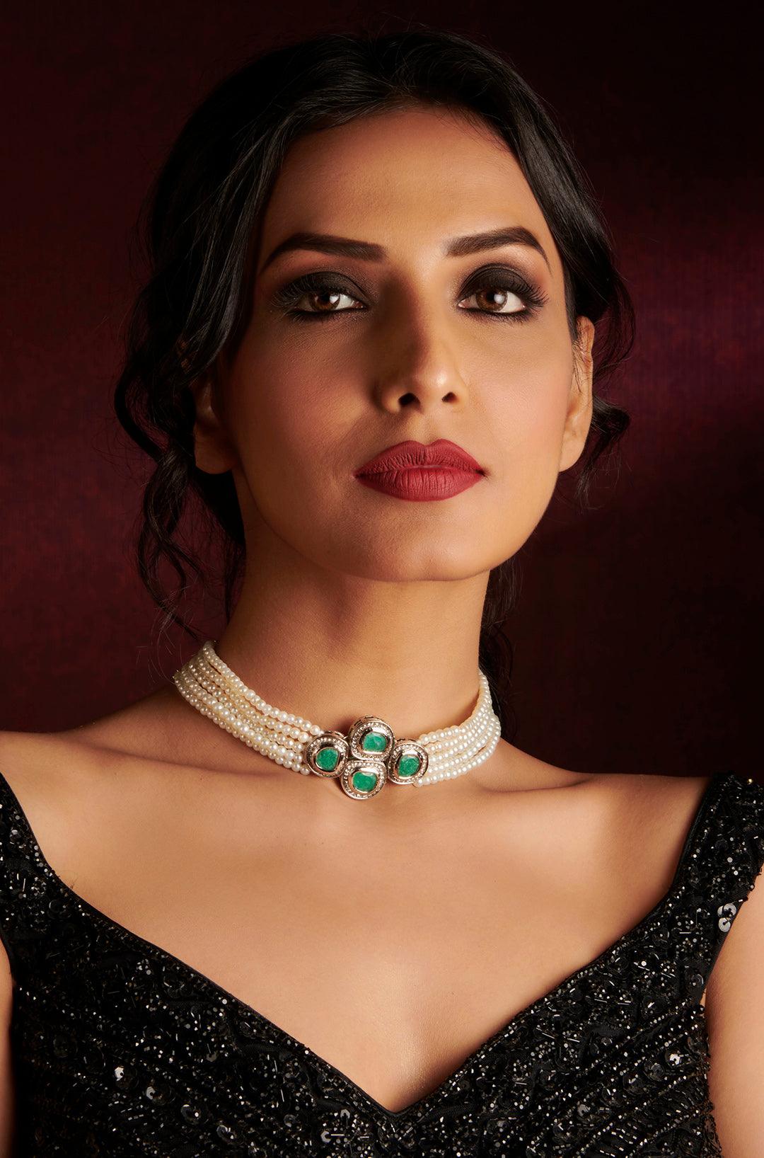 Pearl and Green Kundan Necklace - Dyulokha