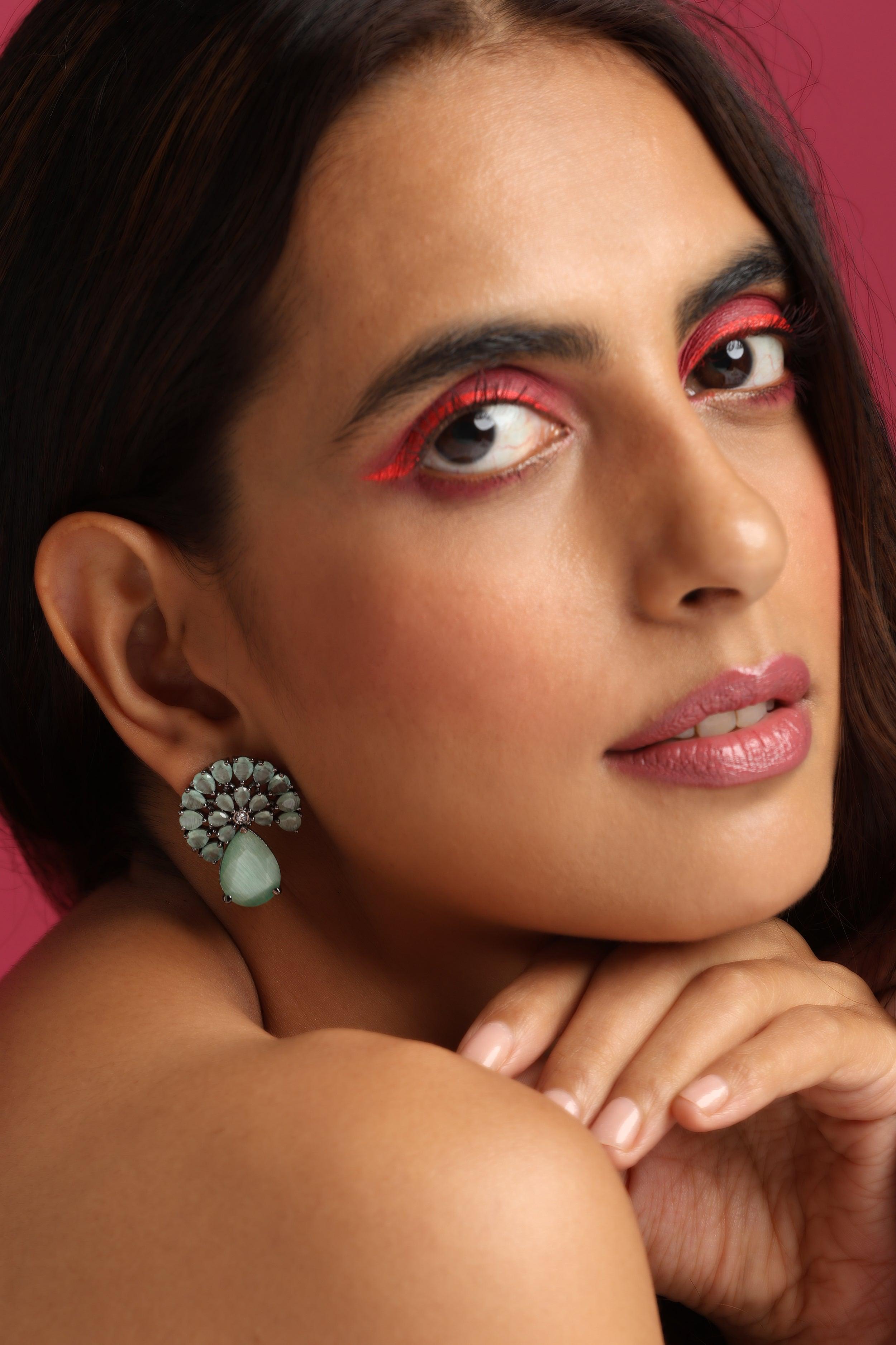 Emerald Glimmer Zirconia Earrings - Dyulokha