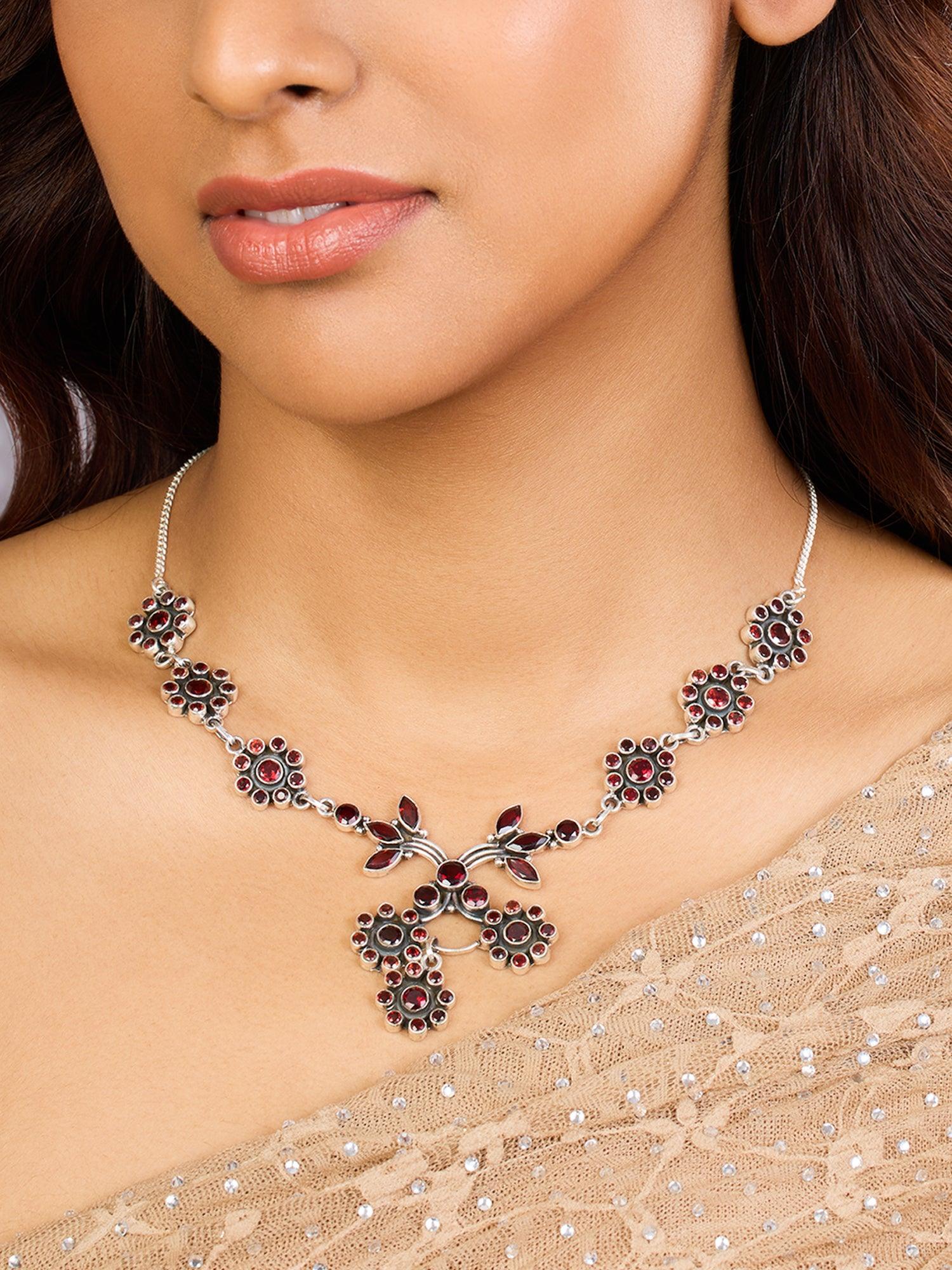 Petal Perfection Flowery Garnet Necklace - Dyulokha