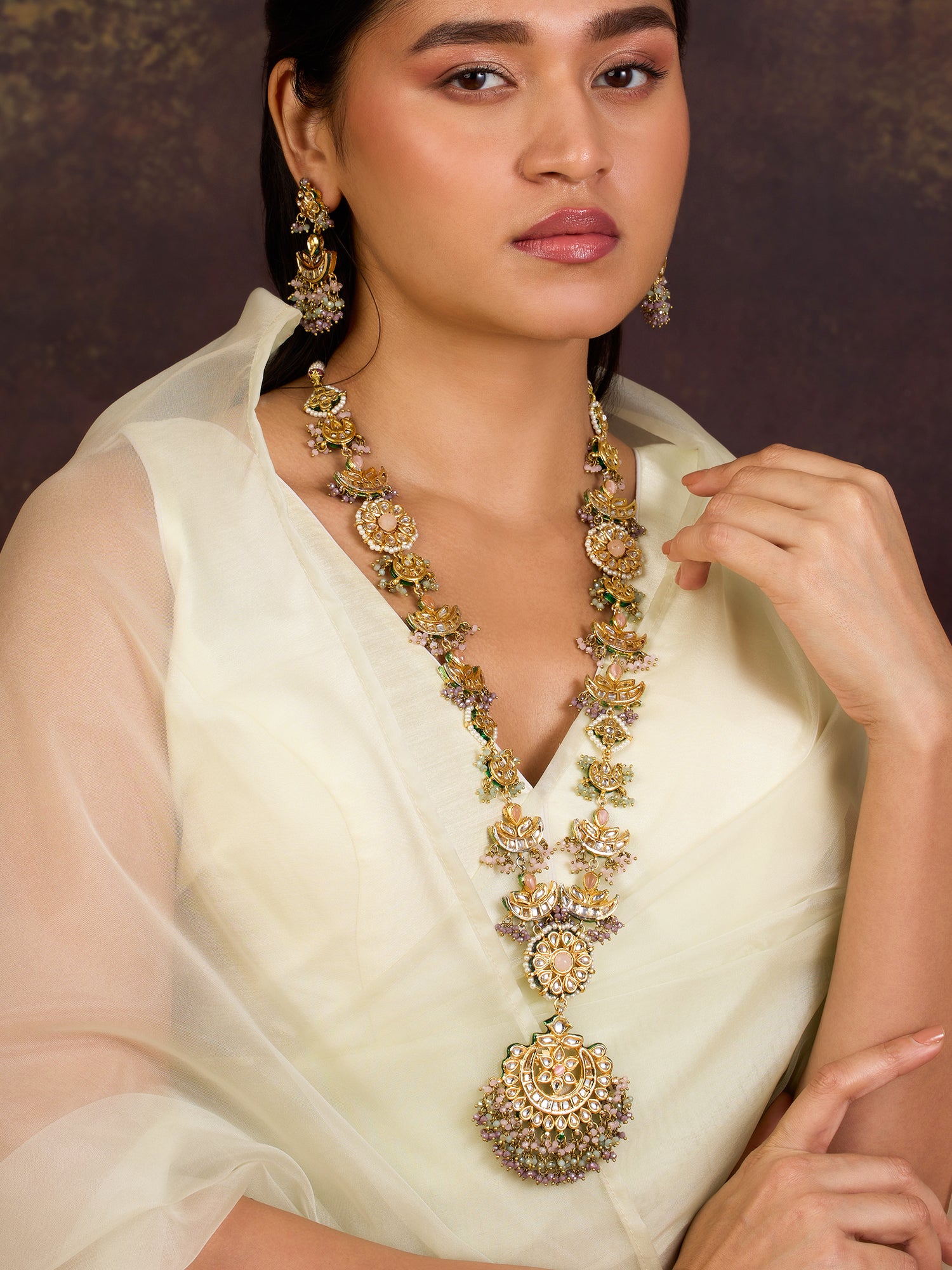 Winsom adorned Necklace Set