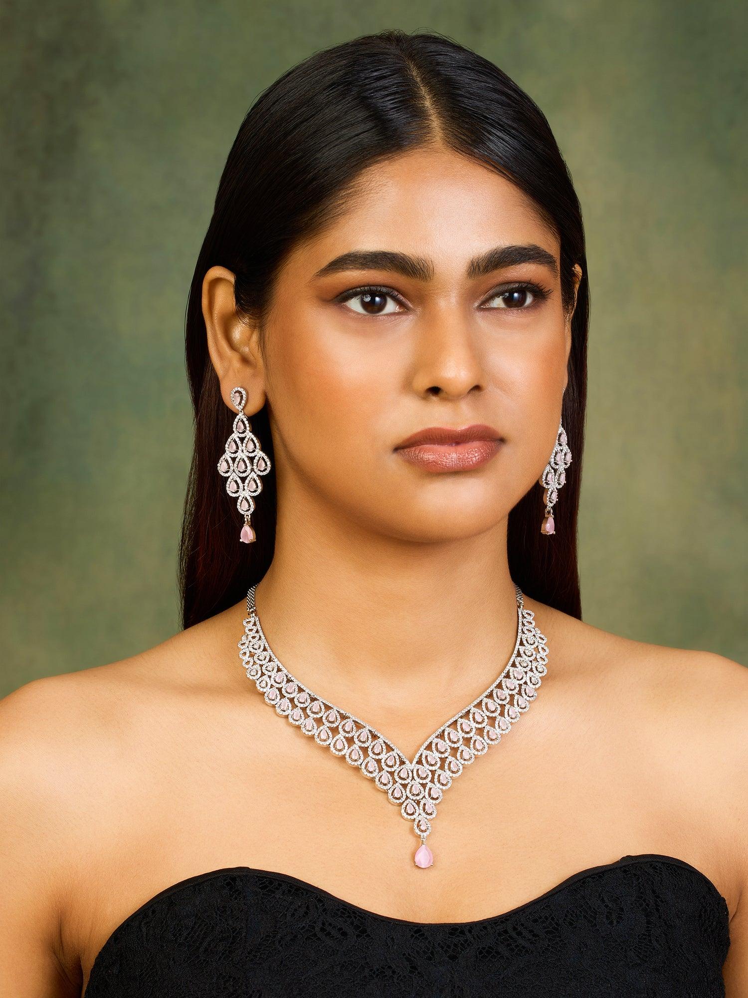 Feminine Flair Necklace set - Dyulokha