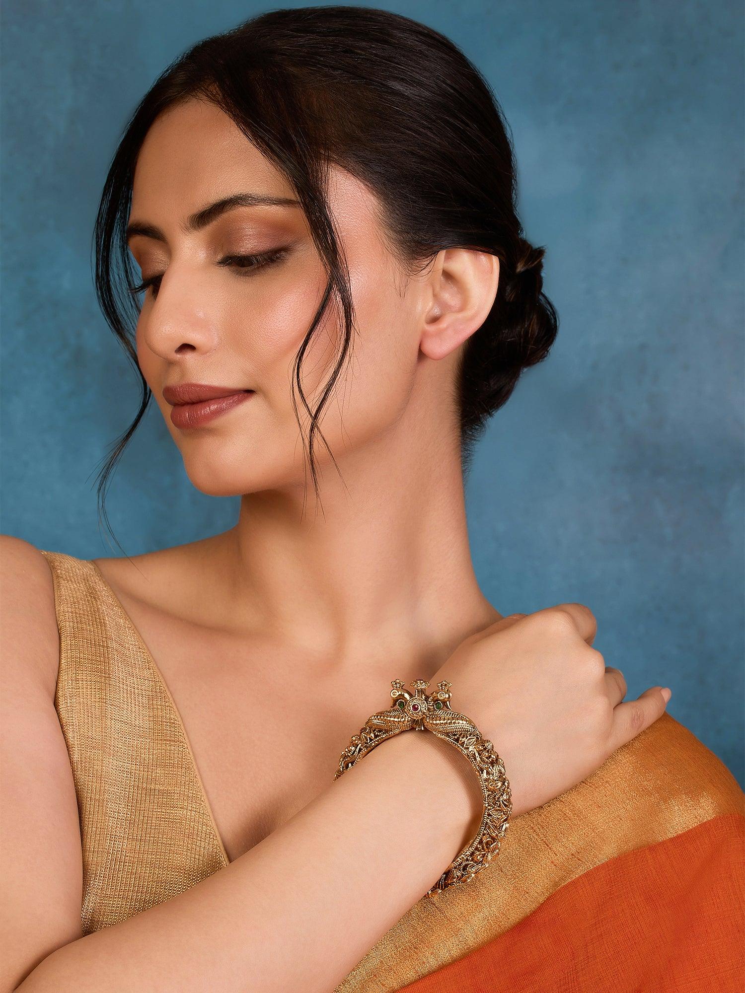 Vibrant Elegance Temple Kada - Dyulokha