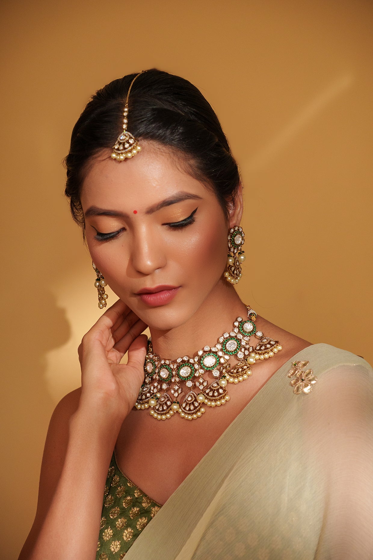 Pearl Royale Necklace Set with Maang Tikka
