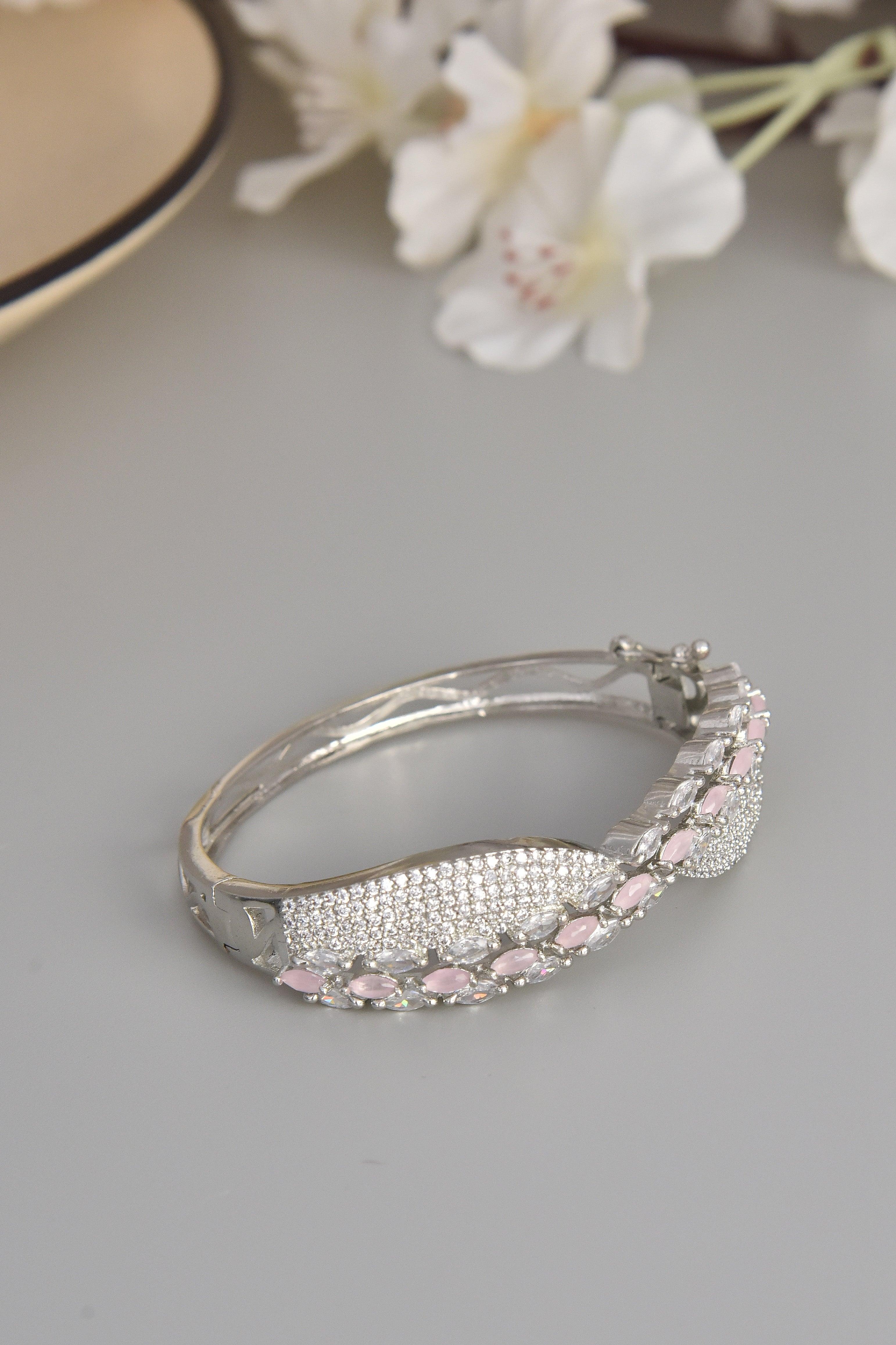 Blush Bloom Bracelet - Dyulokha