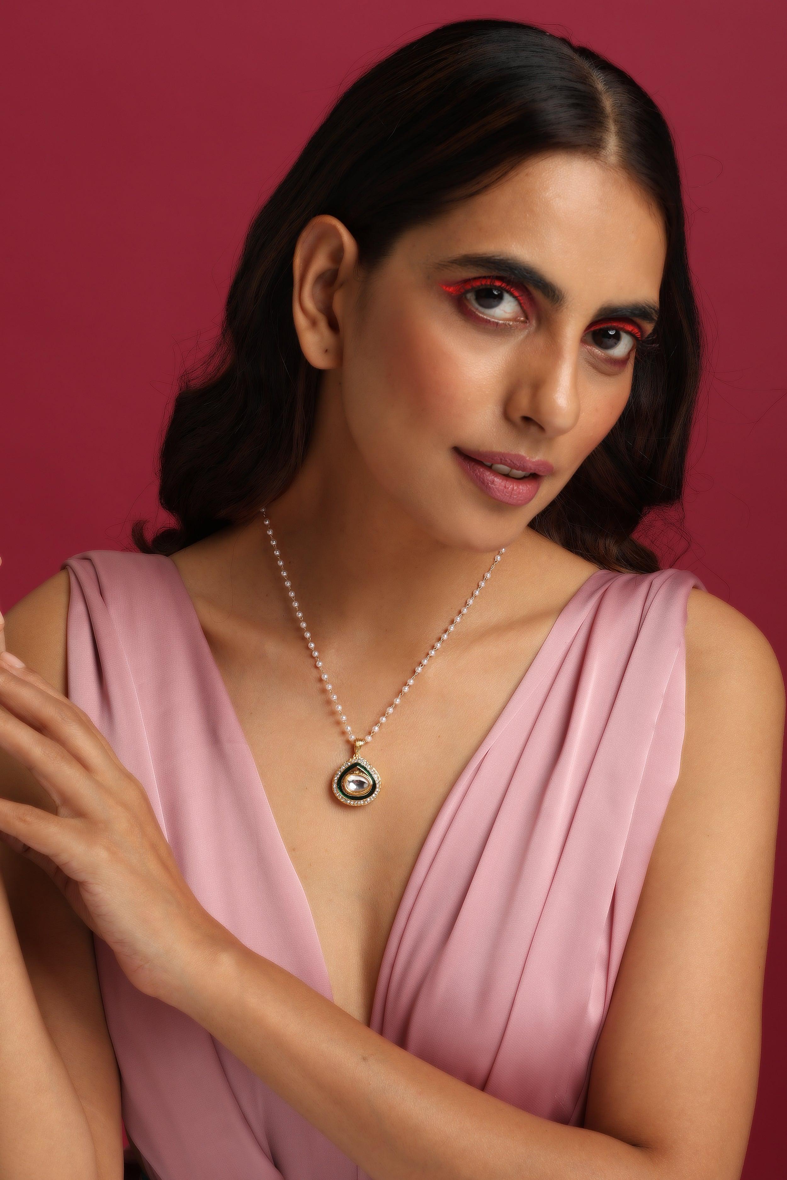 Emerald Gleam Kundan Pendant Necklaces - Dyulokha