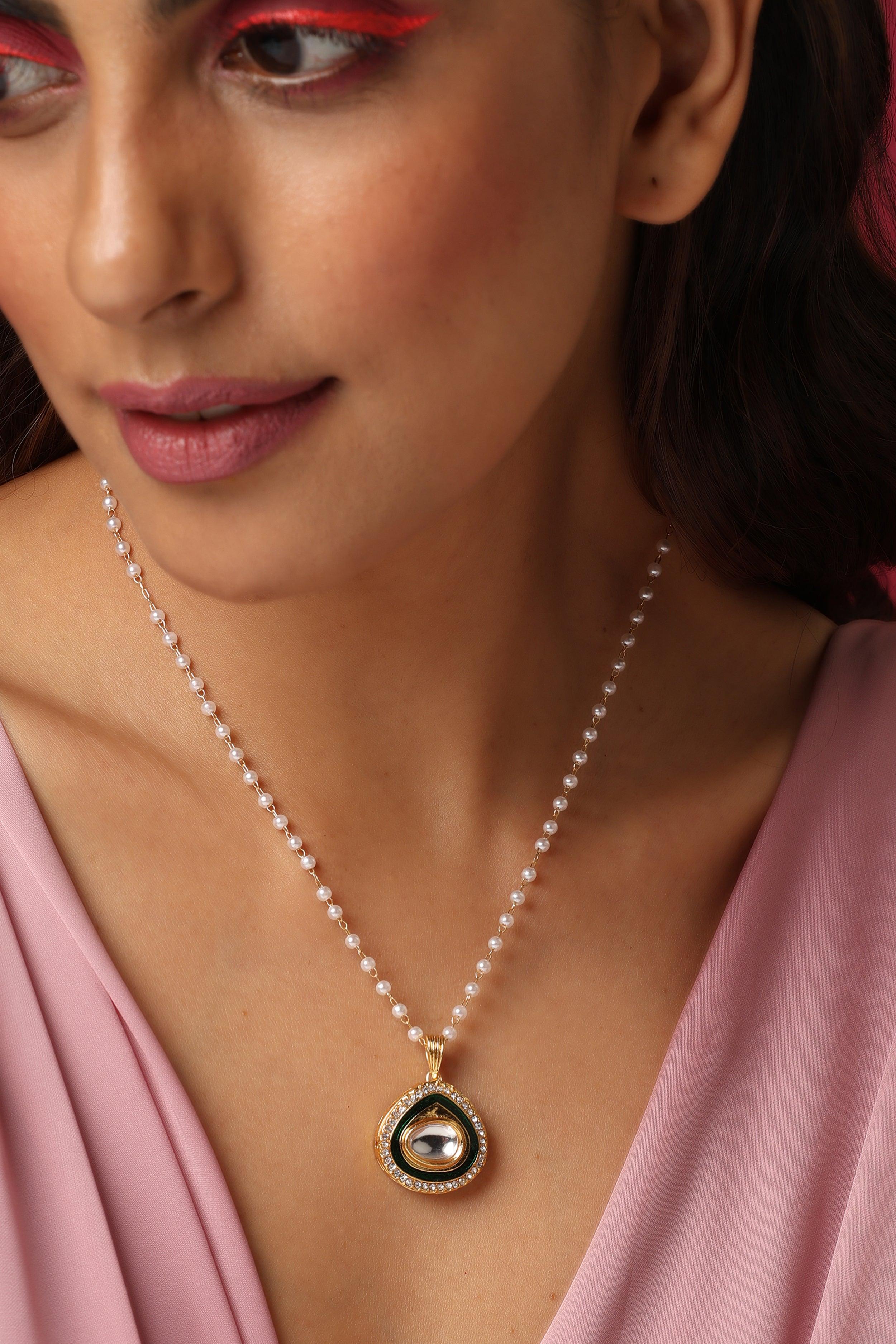 Emerald Gleam Kundan Pendant Necklaces - Dyulokha