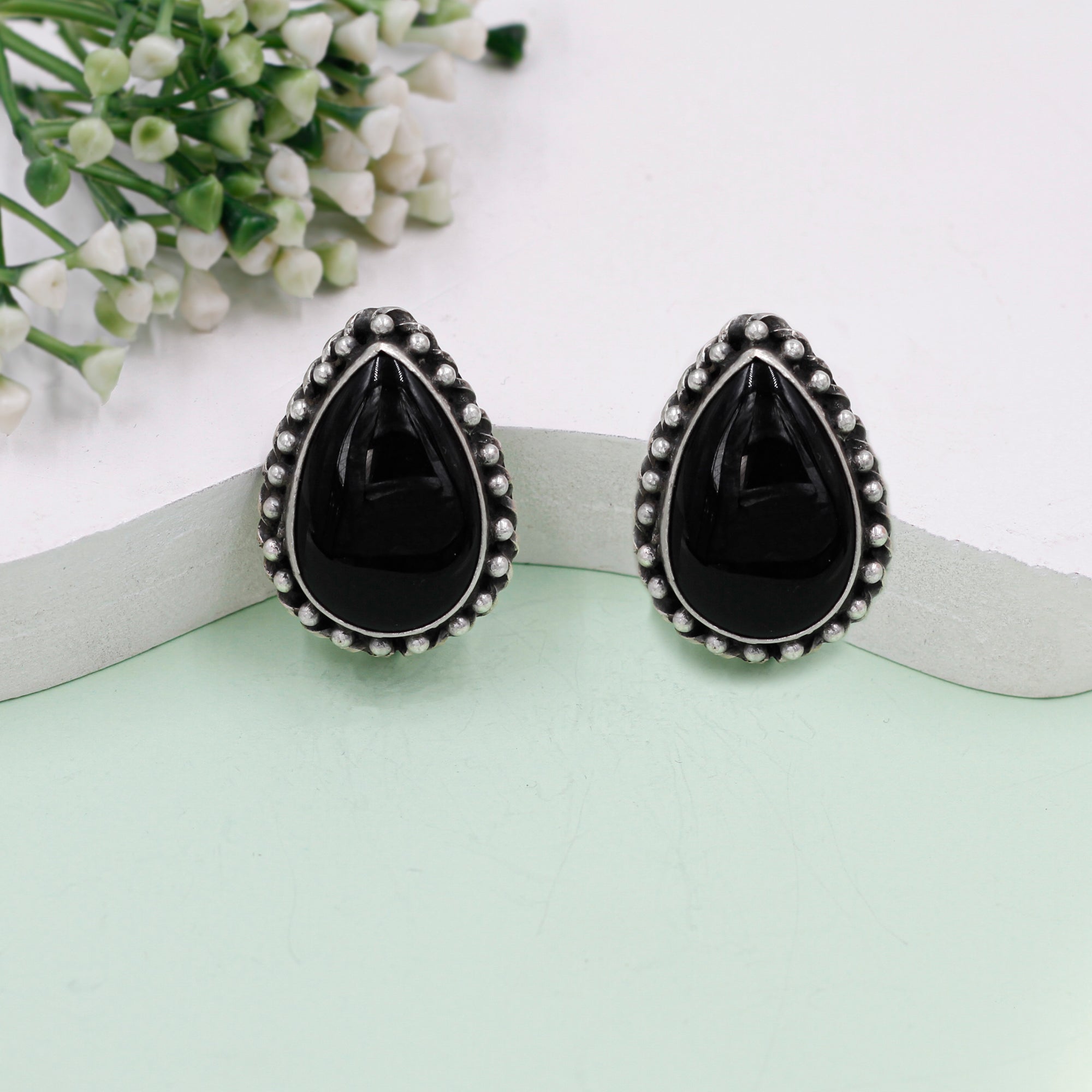 Liliana Quartz Glow Studs