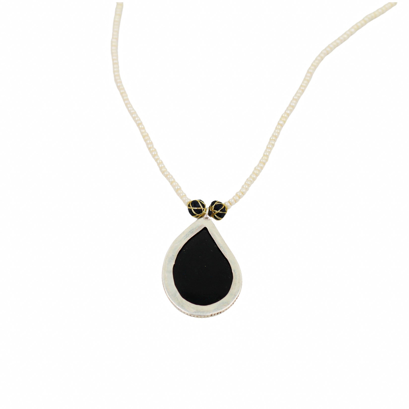 Classic Close-Neck Necklace