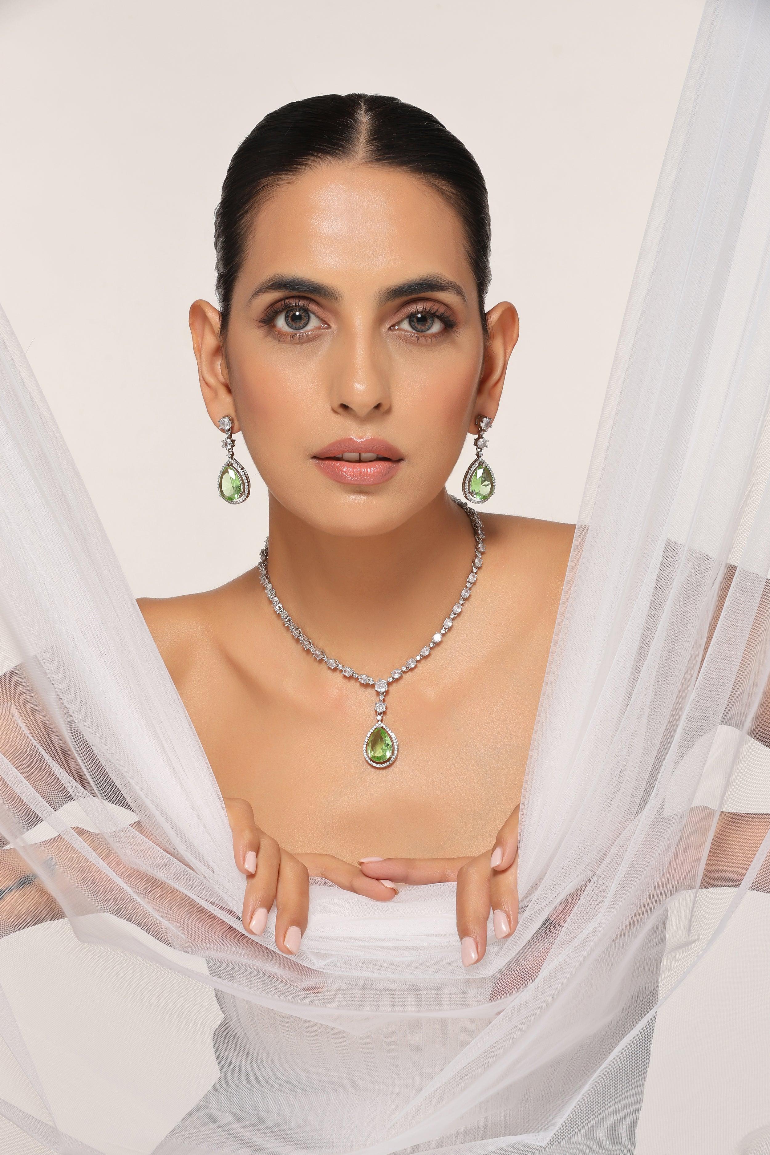 Vibrant Charm Zirconia Necklace Set - Dyulokha