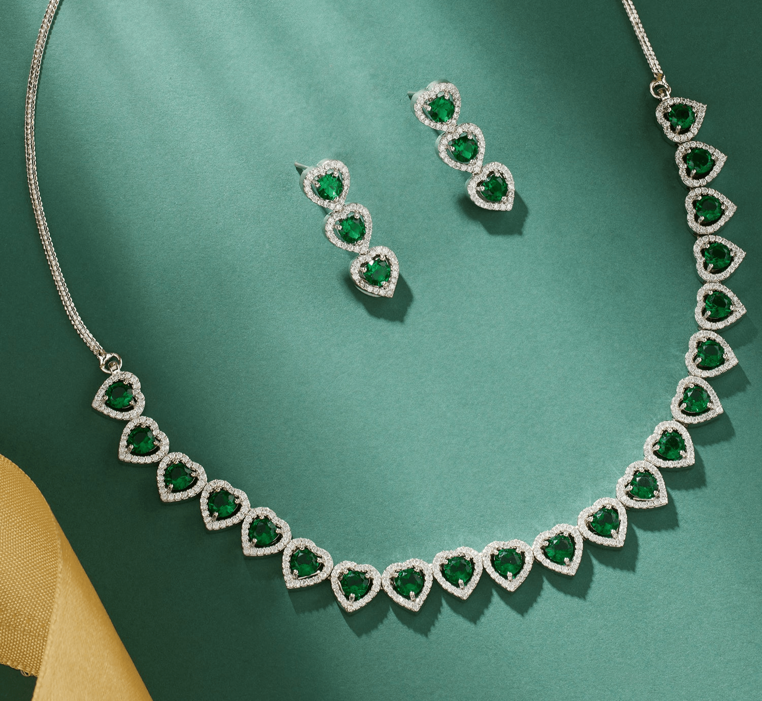 Heartfelt Elegance Emerald Necklace Set - Dyulokha