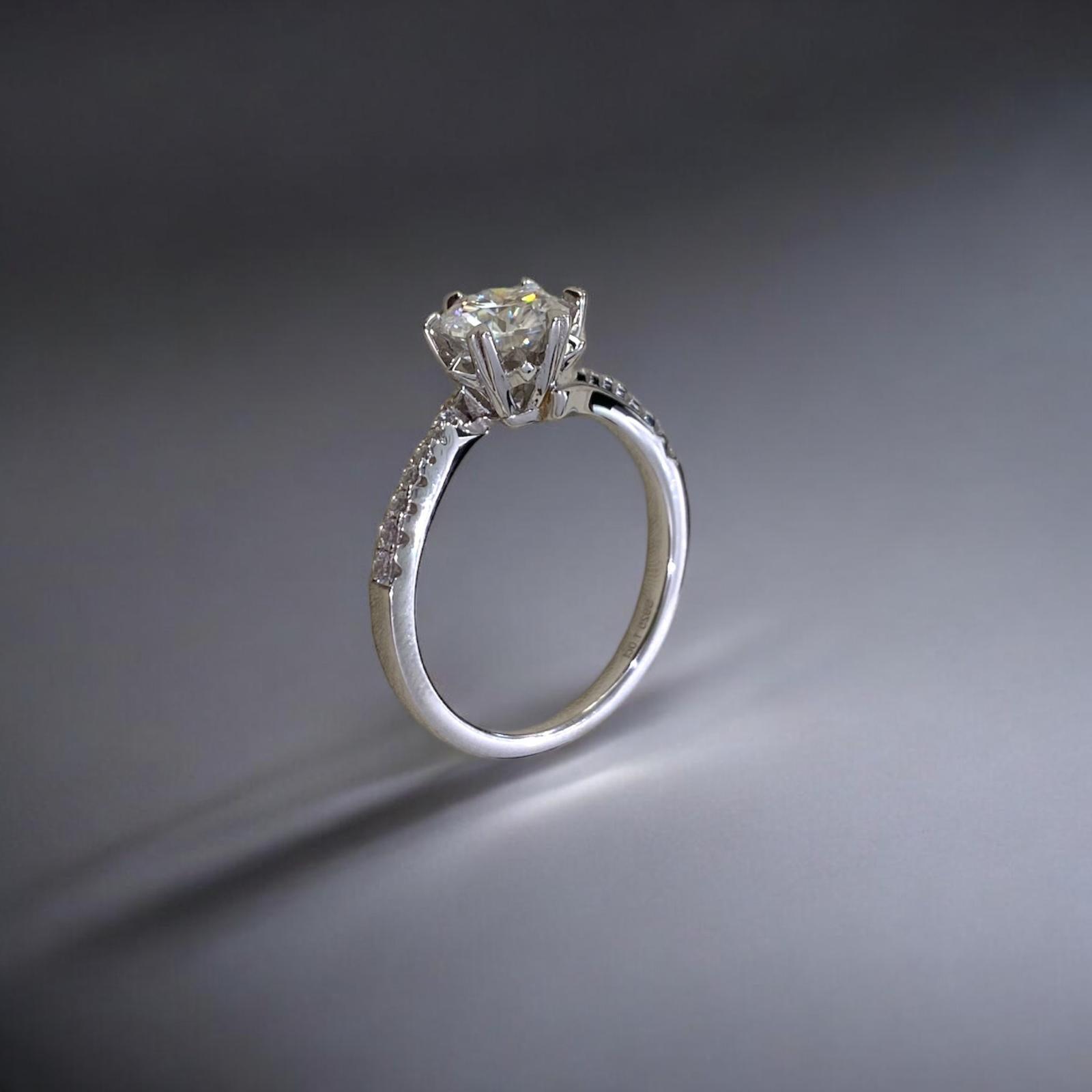Radiant Glamour Moissanite Majesty Ring - Dyulokha
