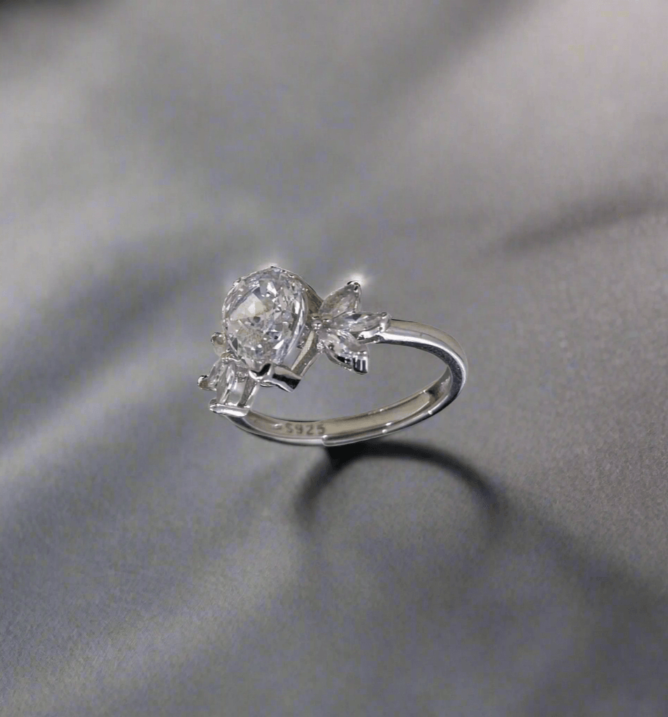Symmetric Brilliance Diamond Ring - Dyulokha