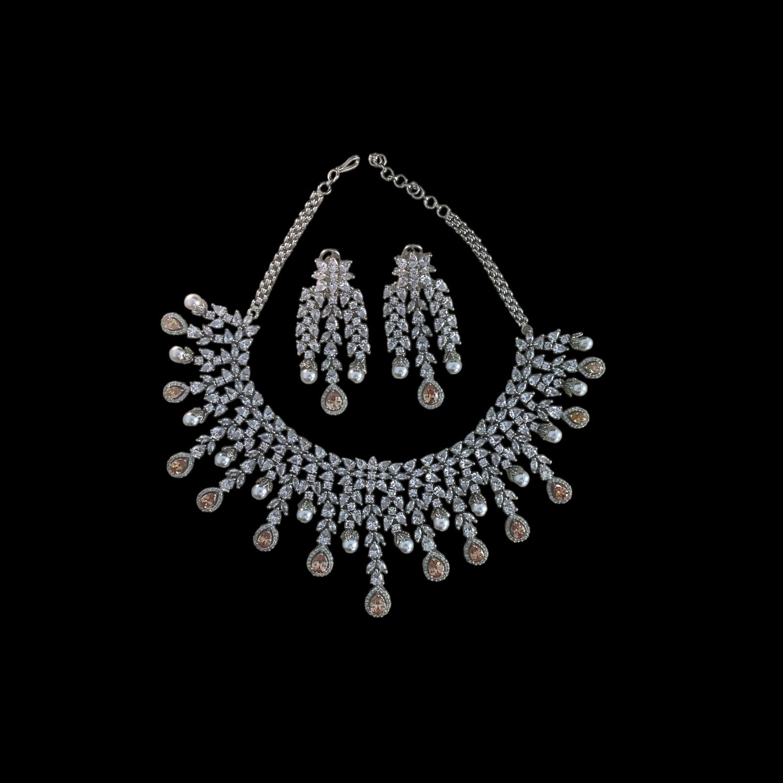 Pfirsichfarbenes, elegantes Diamant-Halskettenset